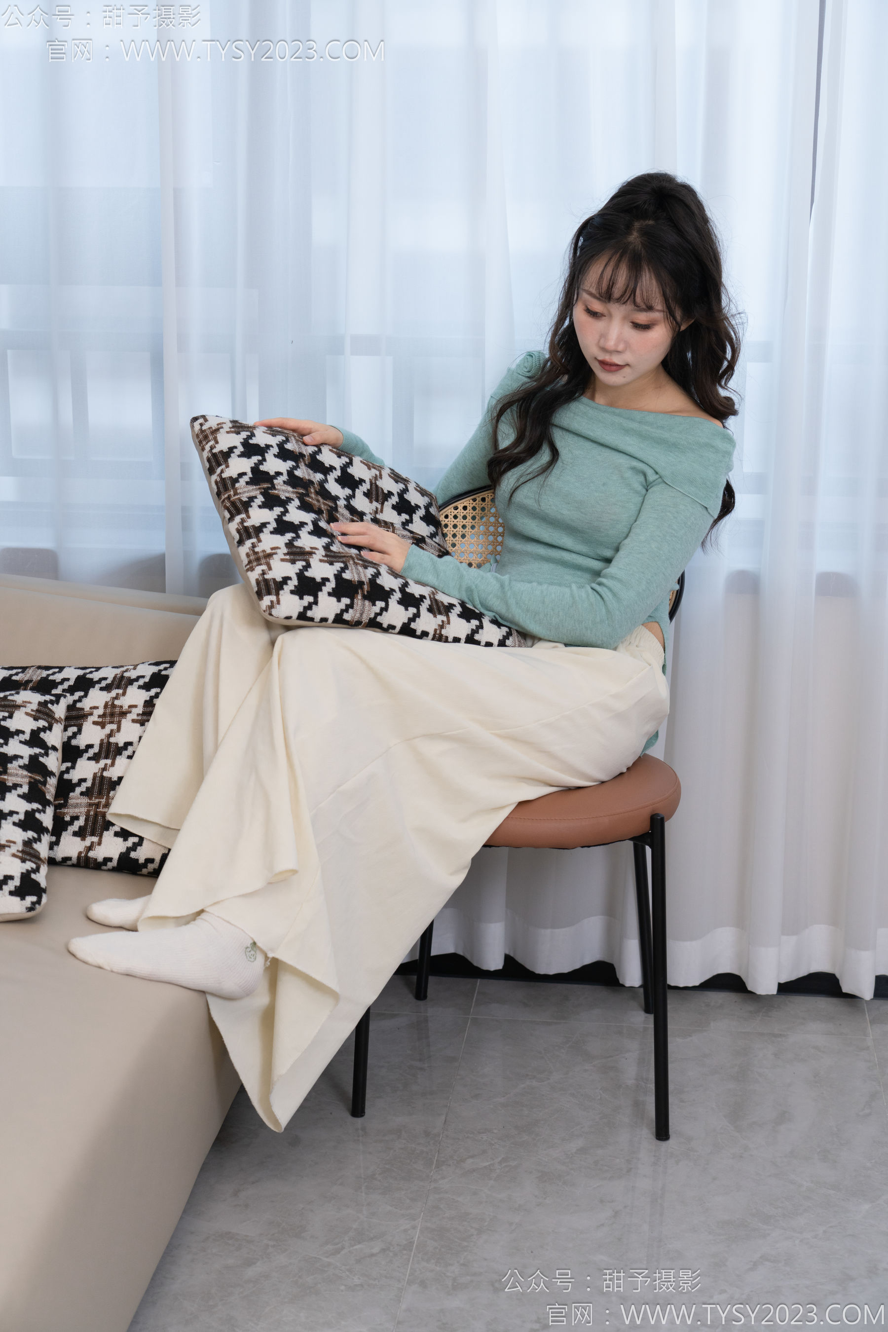 甜予摄影 No.125 丹丹 - 运动鞋、白棉袜、裸足/(139P)