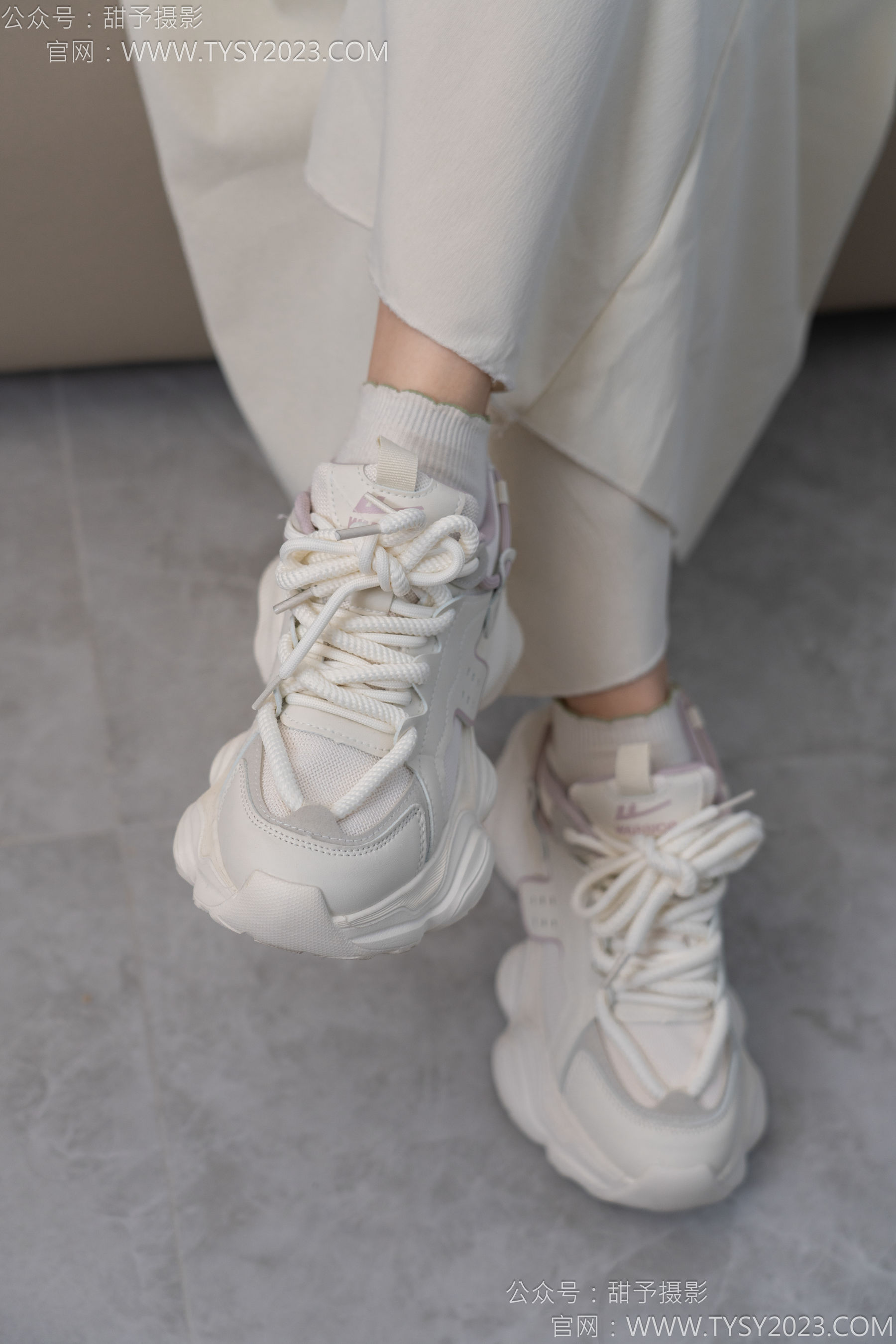 甜予摄影 No.125 丹丹 - 运动鞋、白棉袜、裸足/(139P)
