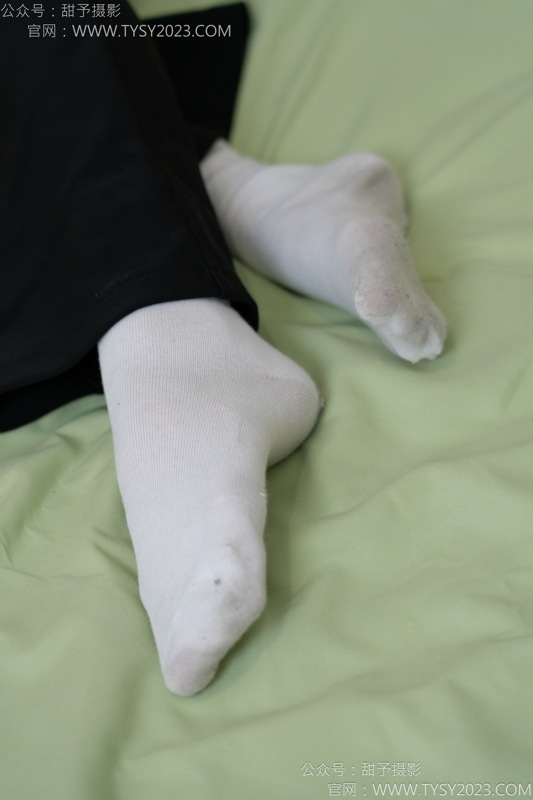 甜予摄影 No.135 思思 - 板鞋、白棉袜、裸足/(135P)