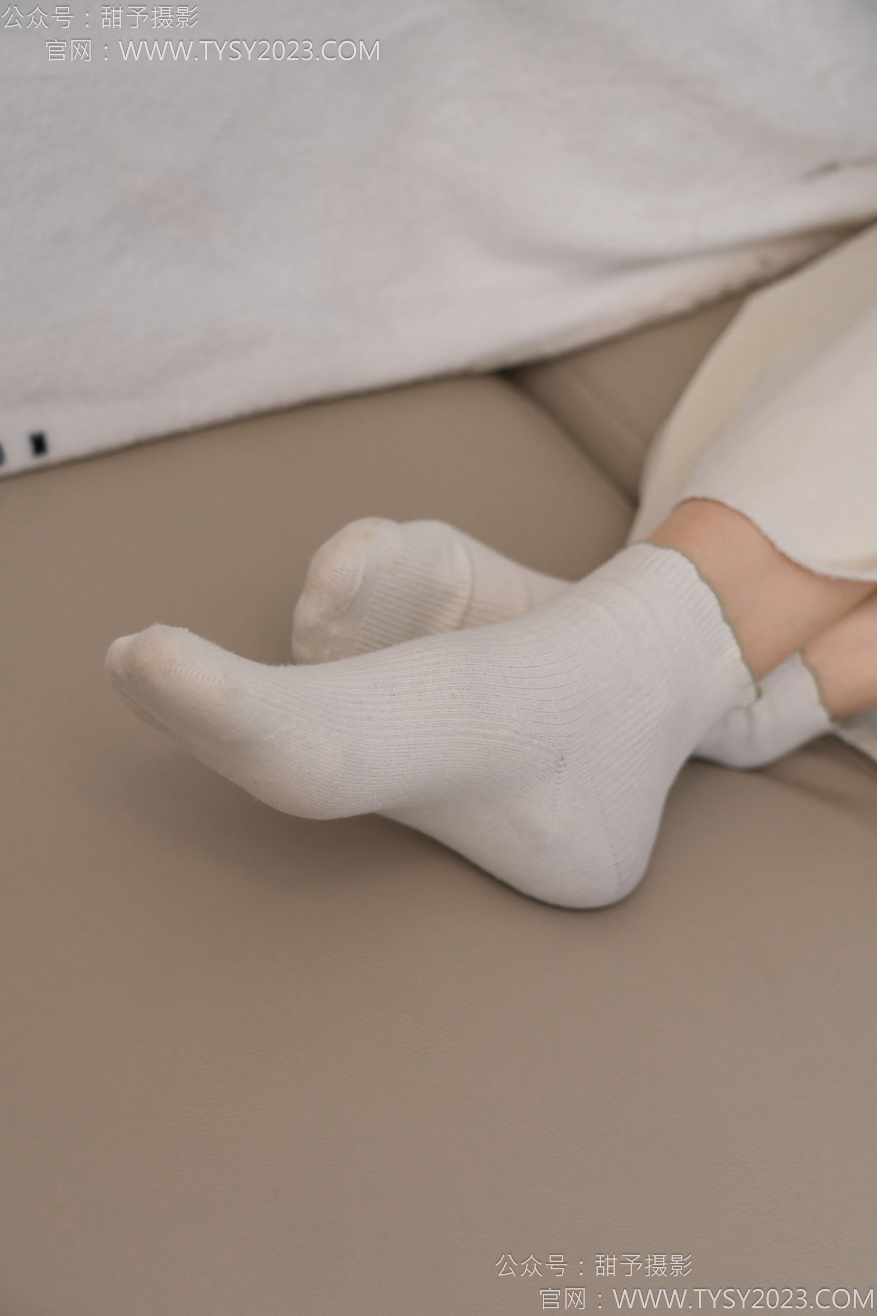 甜予摄影 No.125 丹丹 - 运动鞋、白棉袜、裸足/(139P)