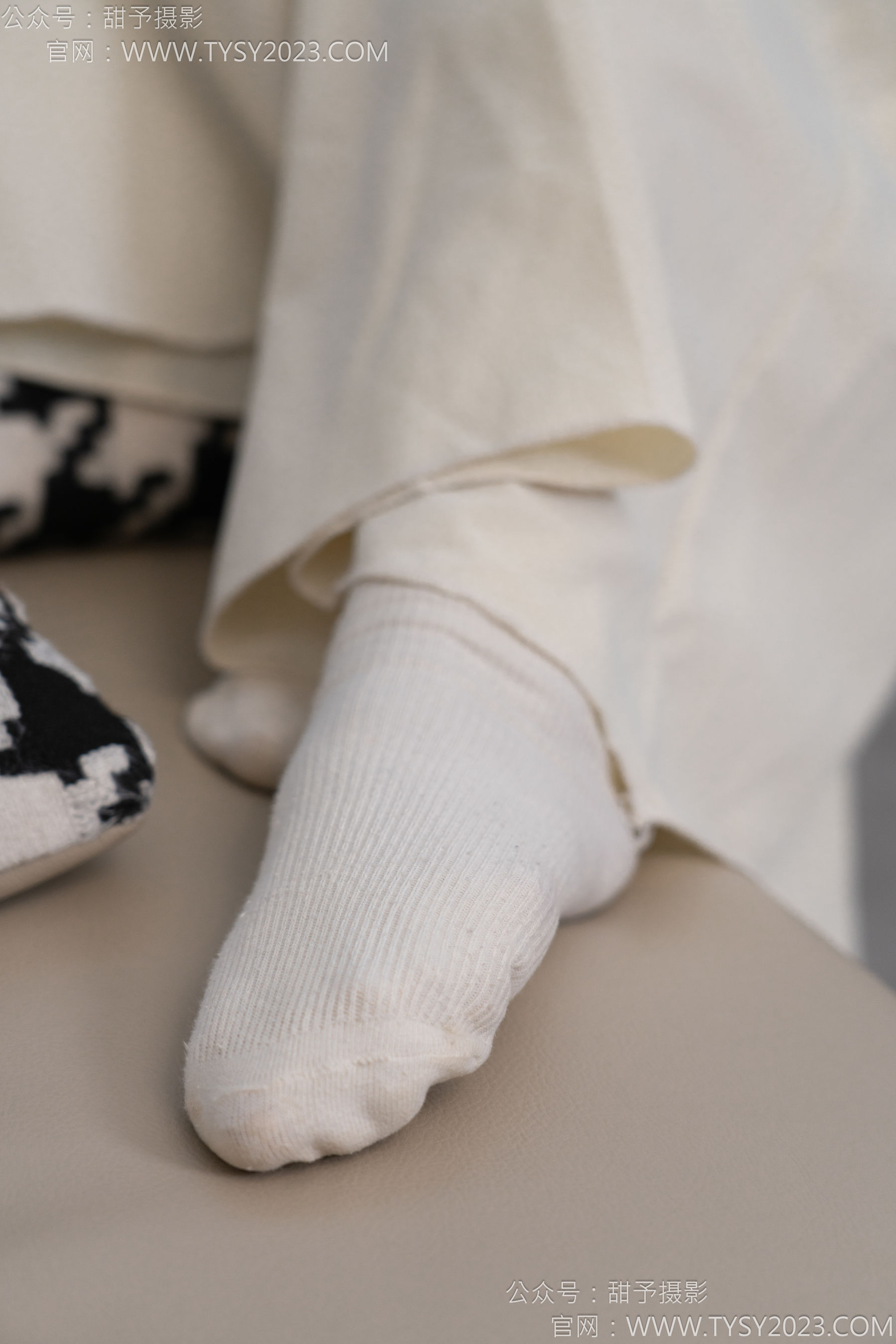 甜予摄影 No.125 丹丹 - 运动鞋、白棉袜、裸足/(139P)