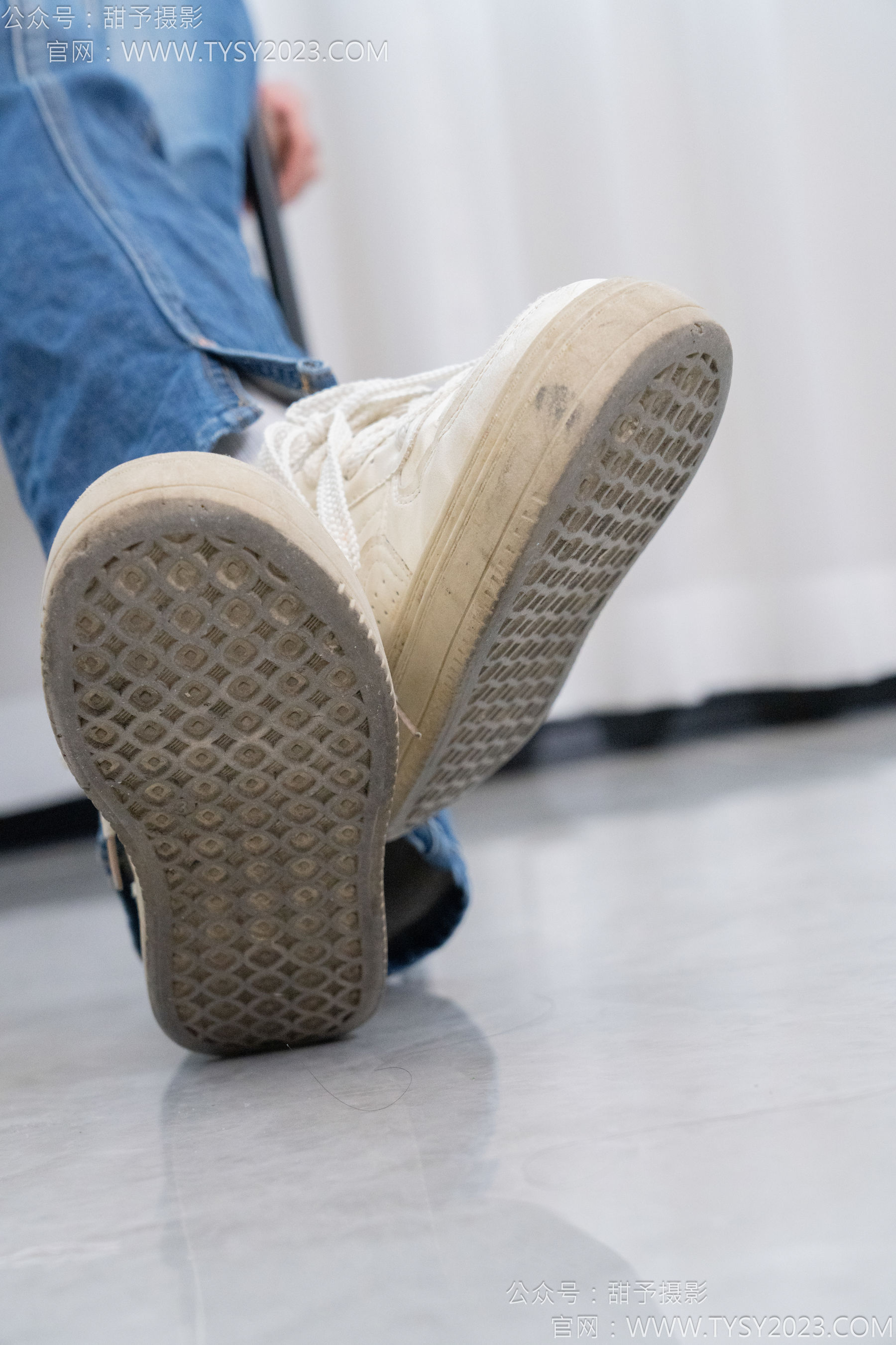 甜予摄影 No.132 诺诺 - 板鞋、白棉袜、裸足/(129P)