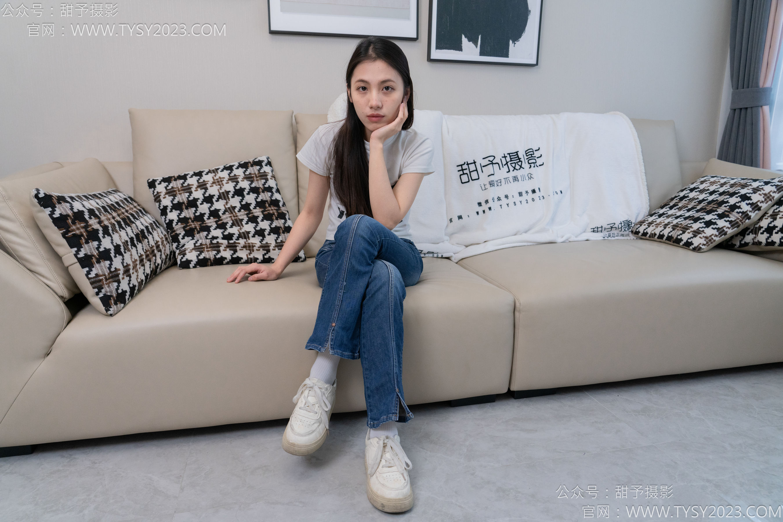 甜予摄影 No.132 诺诺 - 板鞋、白棉袜、裸足/(129P)