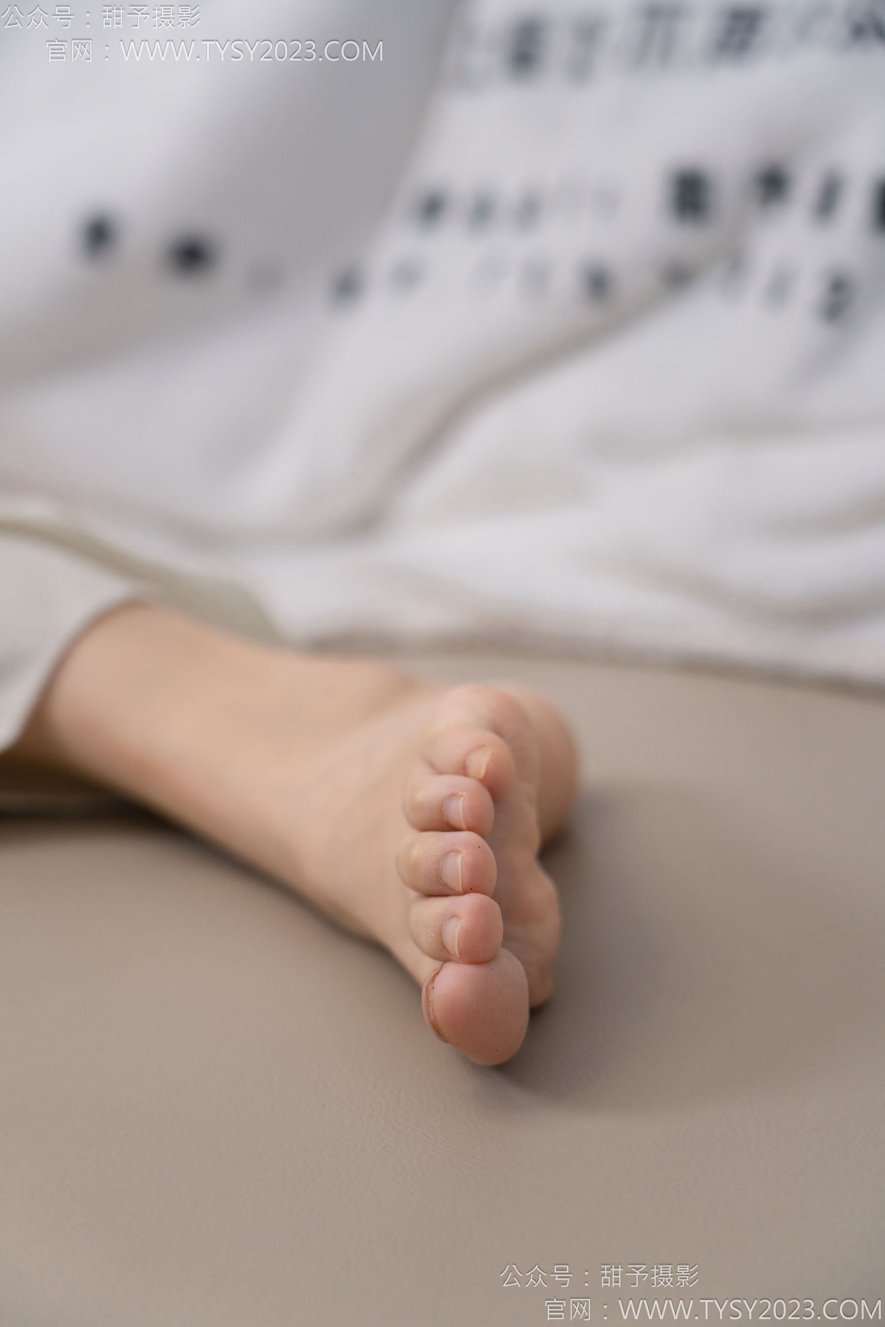 甜予摄影 No.125 丹丹 - 运动鞋、白棉袜、裸足/(139P)