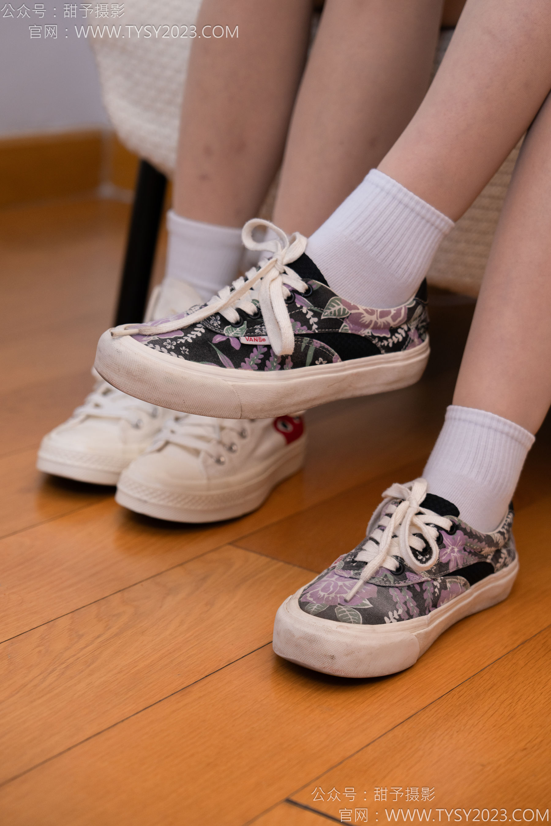 甜予摄影 No.140 思思&双人 - 板鞋、白棉袜、肉丝/(130P)