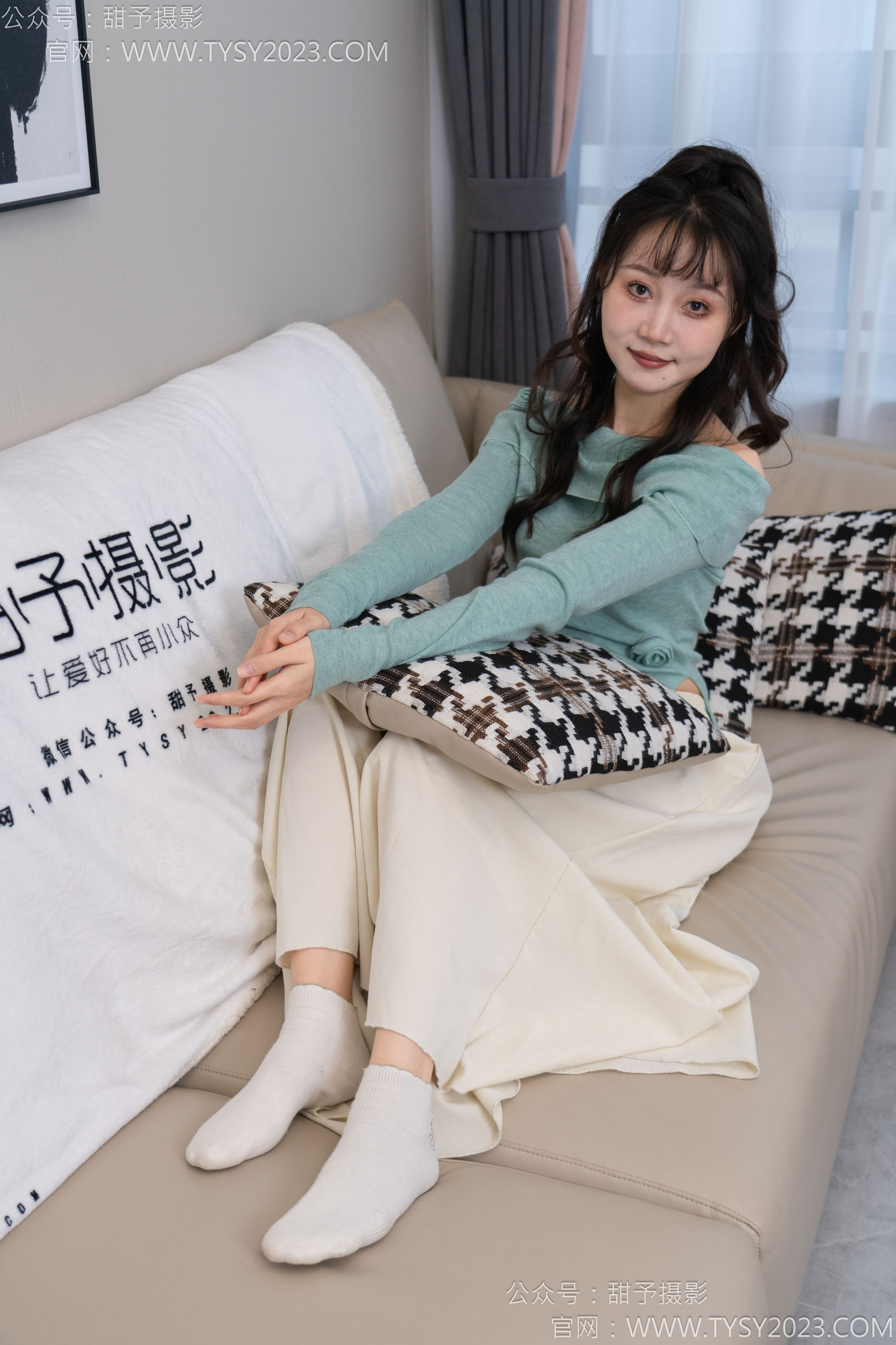 甜予摄影 No.125 丹丹 - 运动鞋、白棉袜、裸足/(139P)