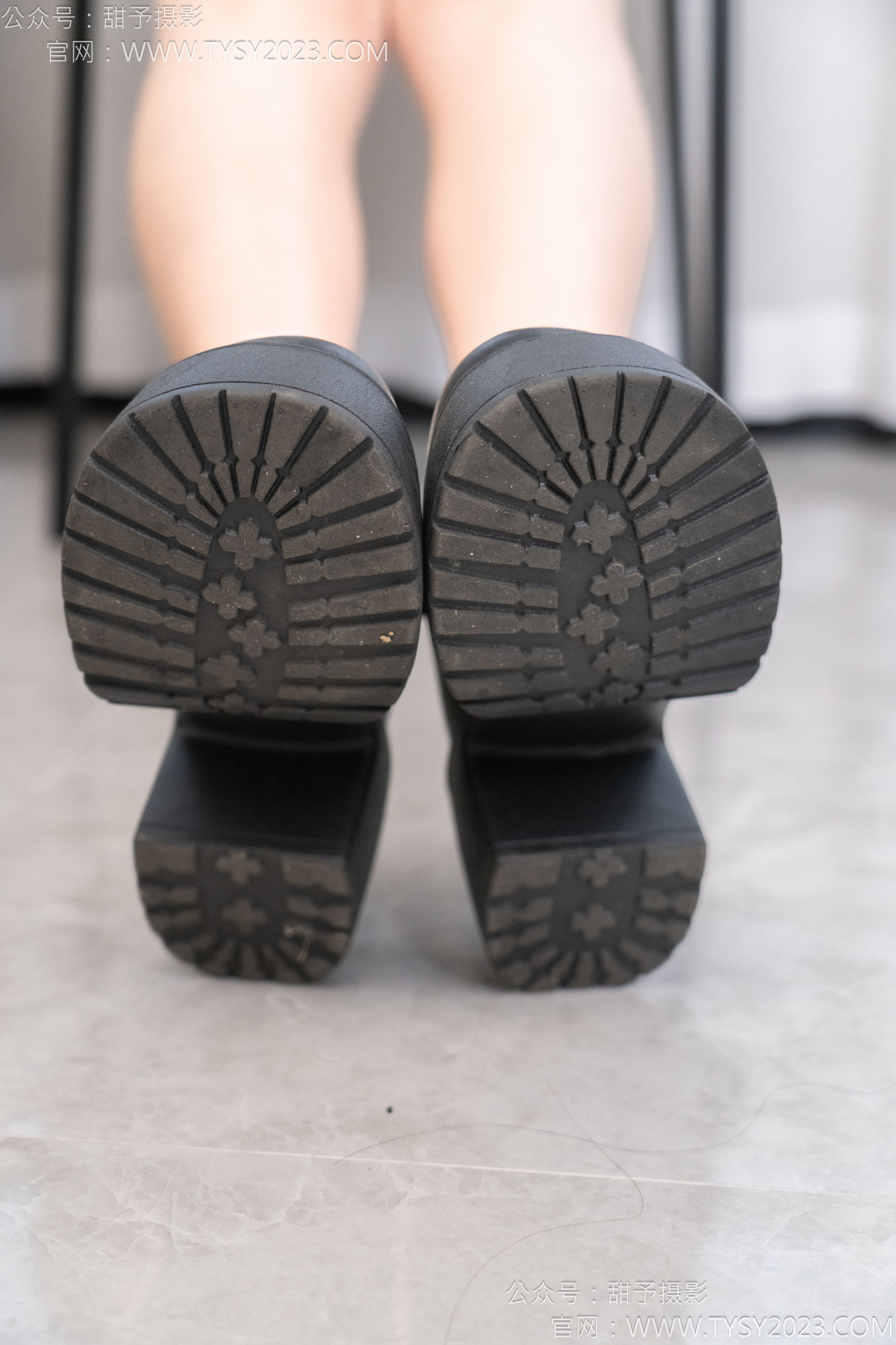 甜予摄影 No.127 丹丹 - 皮鞋、白棉袜、裸足/(145P)