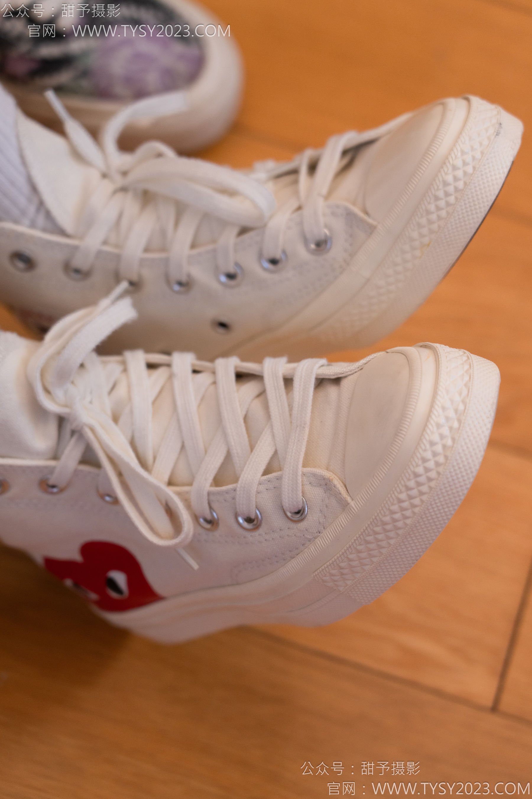 甜予摄影 No.140 思思&双人 - 板鞋、白棉袜、肉丝/(130P)