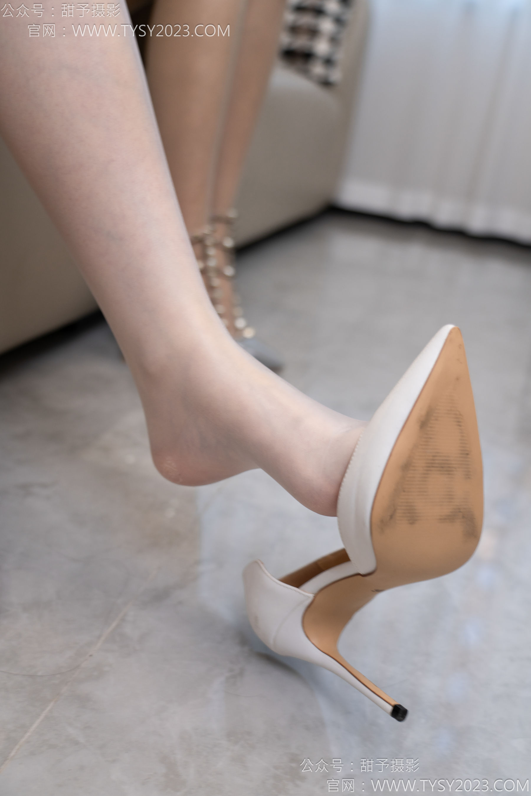 甜予摄影 No.134 璇璇思思 - 高跟鞋、薄白丝、薄灰丝/(132P)