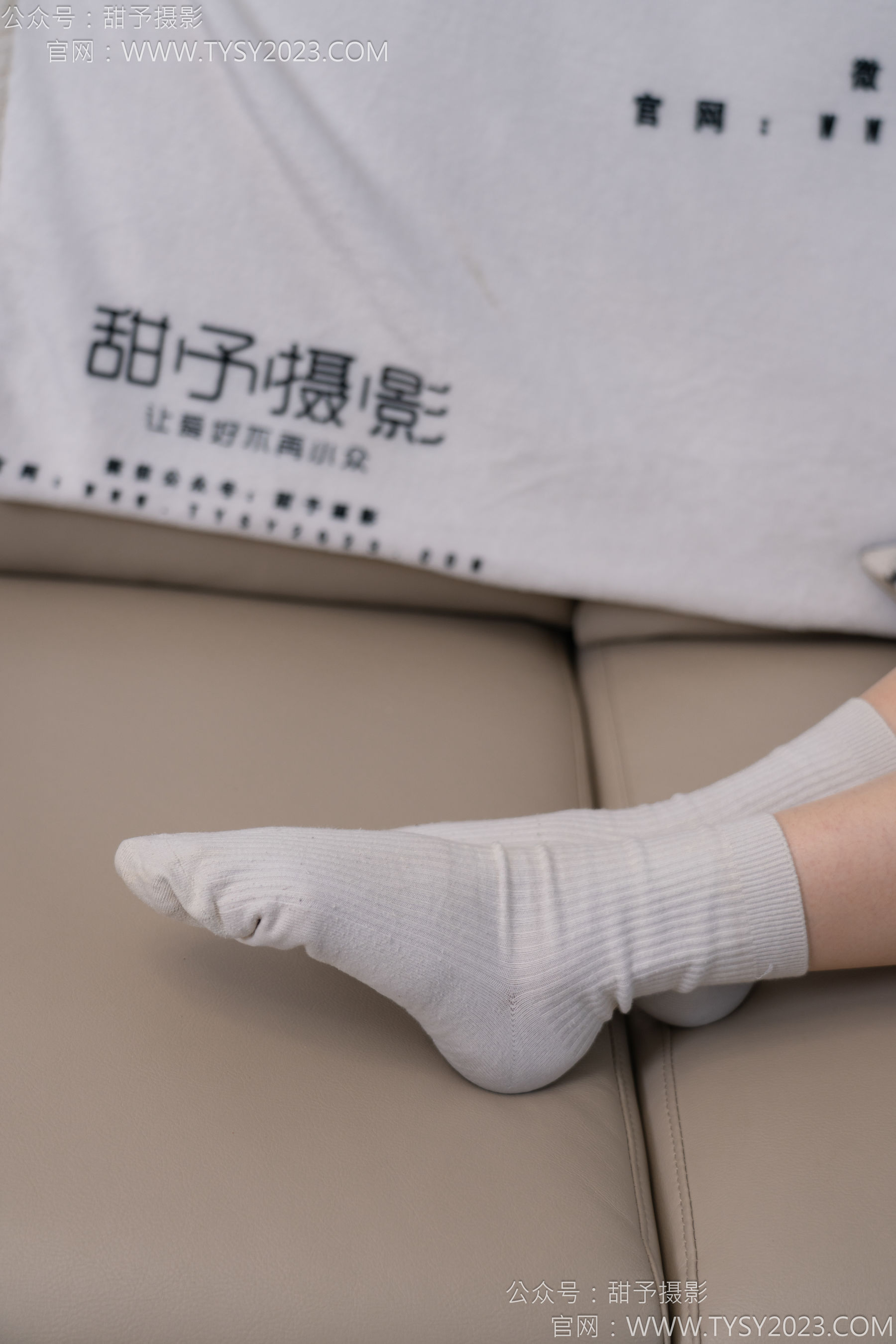 甜予摄影 No.127 丹丹 - 皮鞋、白棉袜、裸足/(145P)