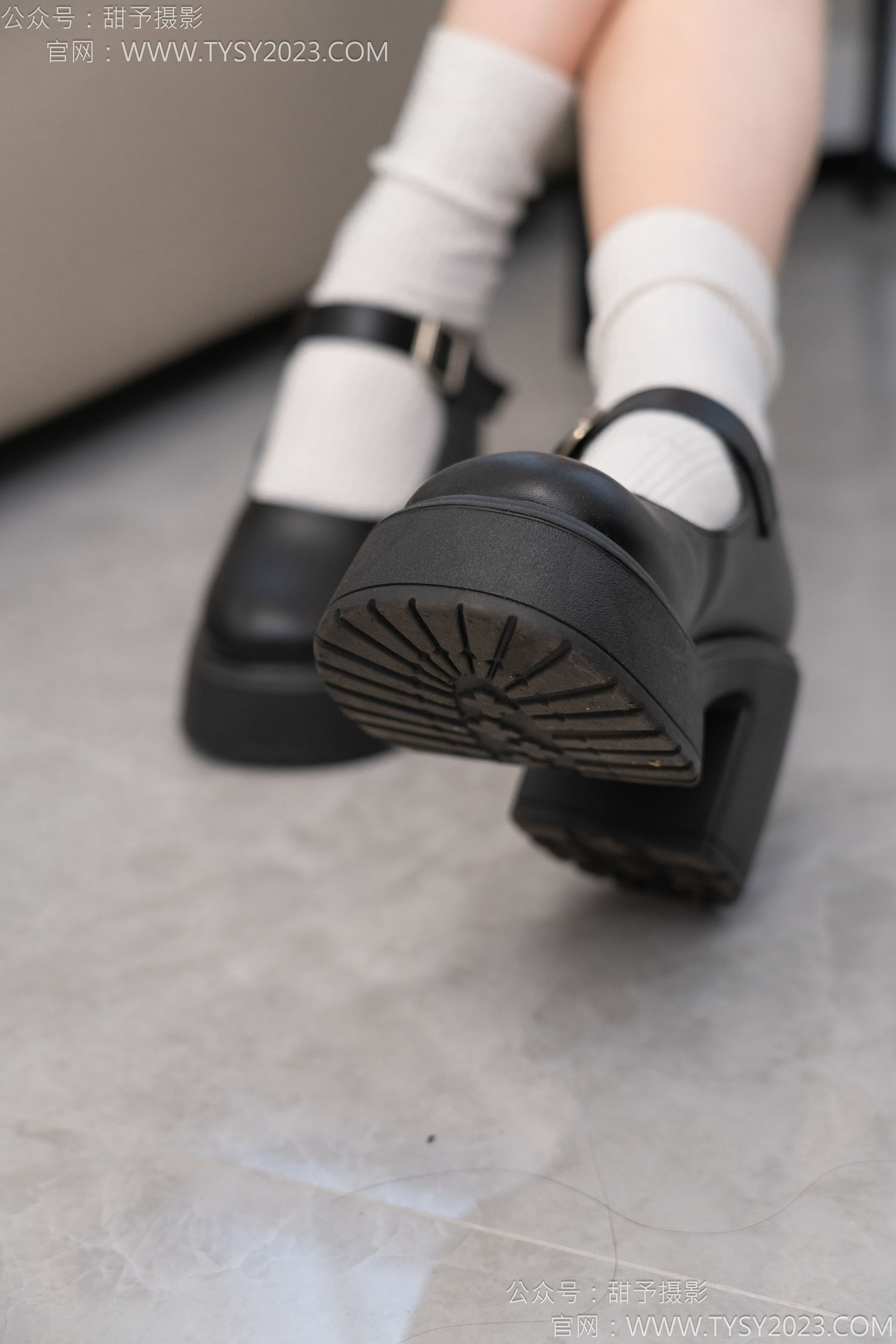 甜予摄影 No.127 丹丹 - 皮鞋、白棉袜、裸足/(145P)
