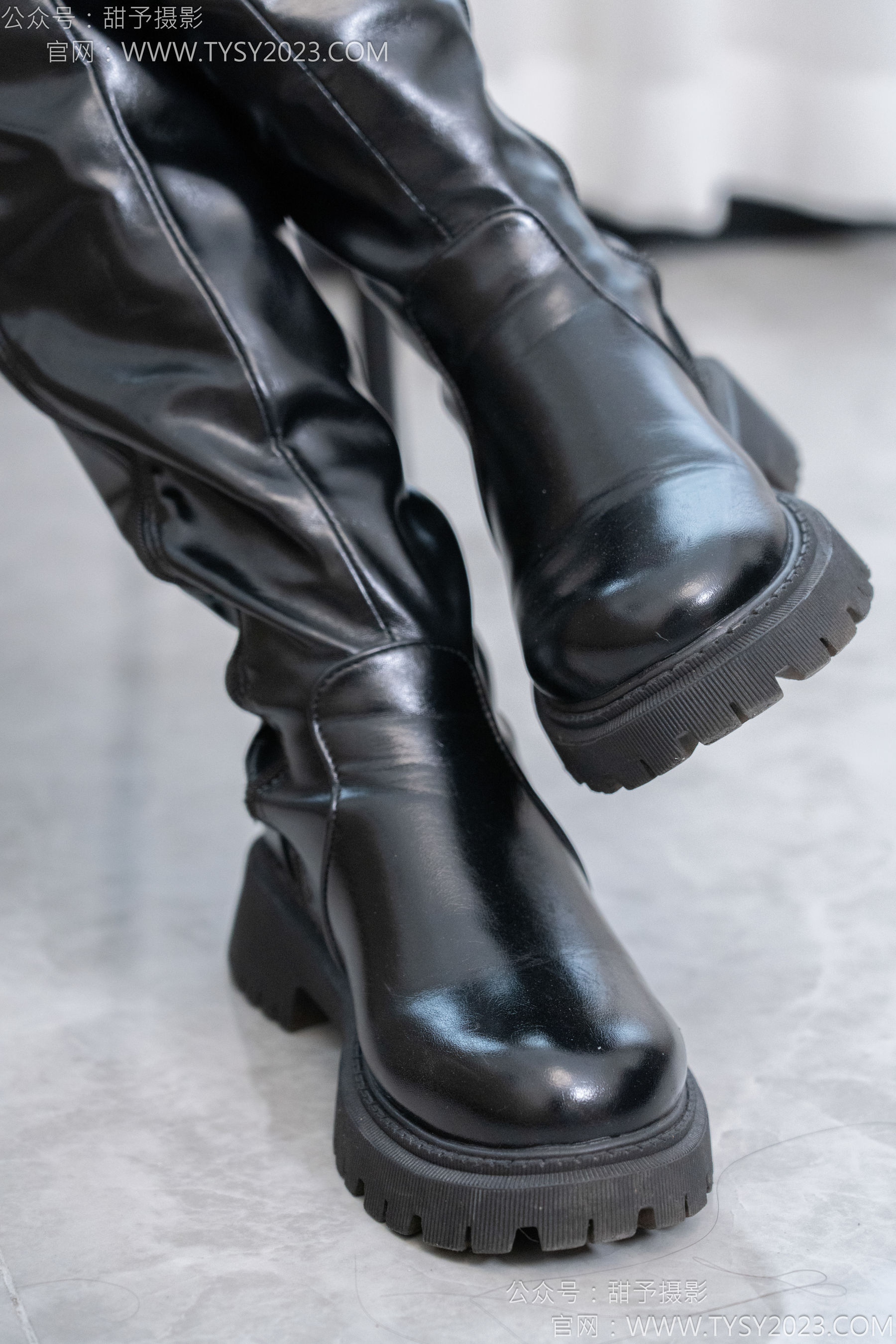 甜予摄影 No.133 梦梦 - 长靴、白棉袜、裸足/(135P)