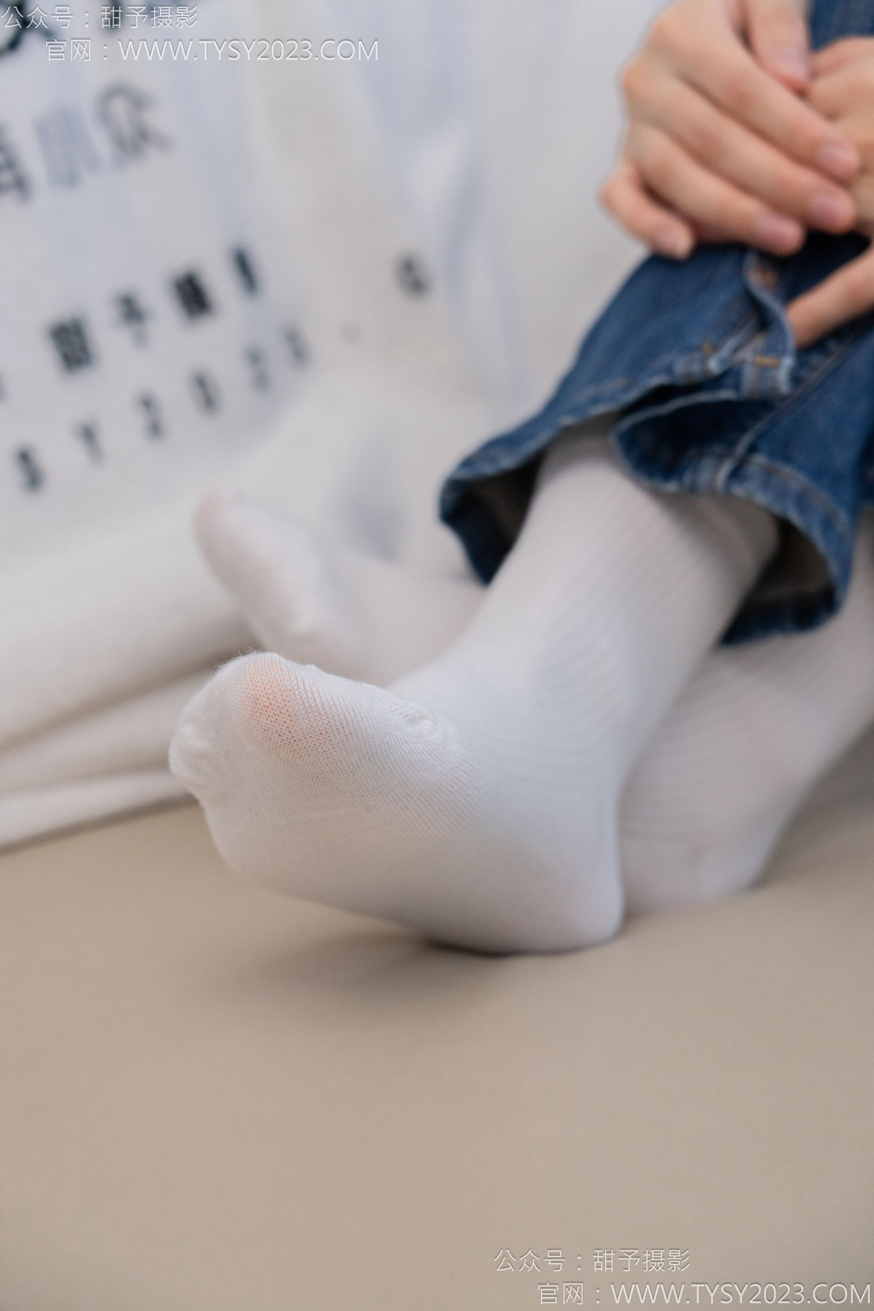 甜予摄影 No.132 诺诺 - 板鞋、白棉袜、裸足/(129P)