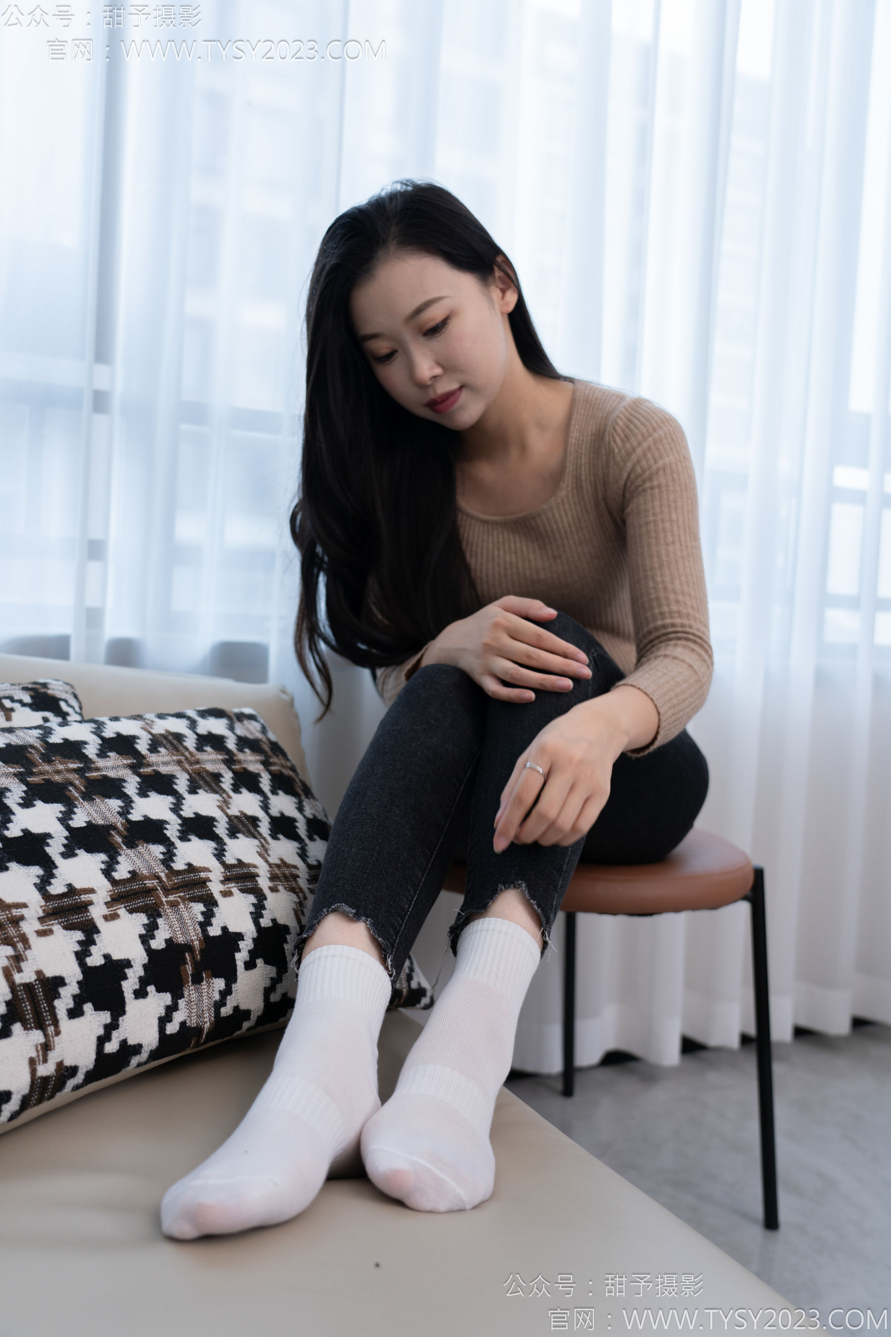 甜予摄影 No.133 梦梦 - 长靴、白棉袜、裸足/(135P)