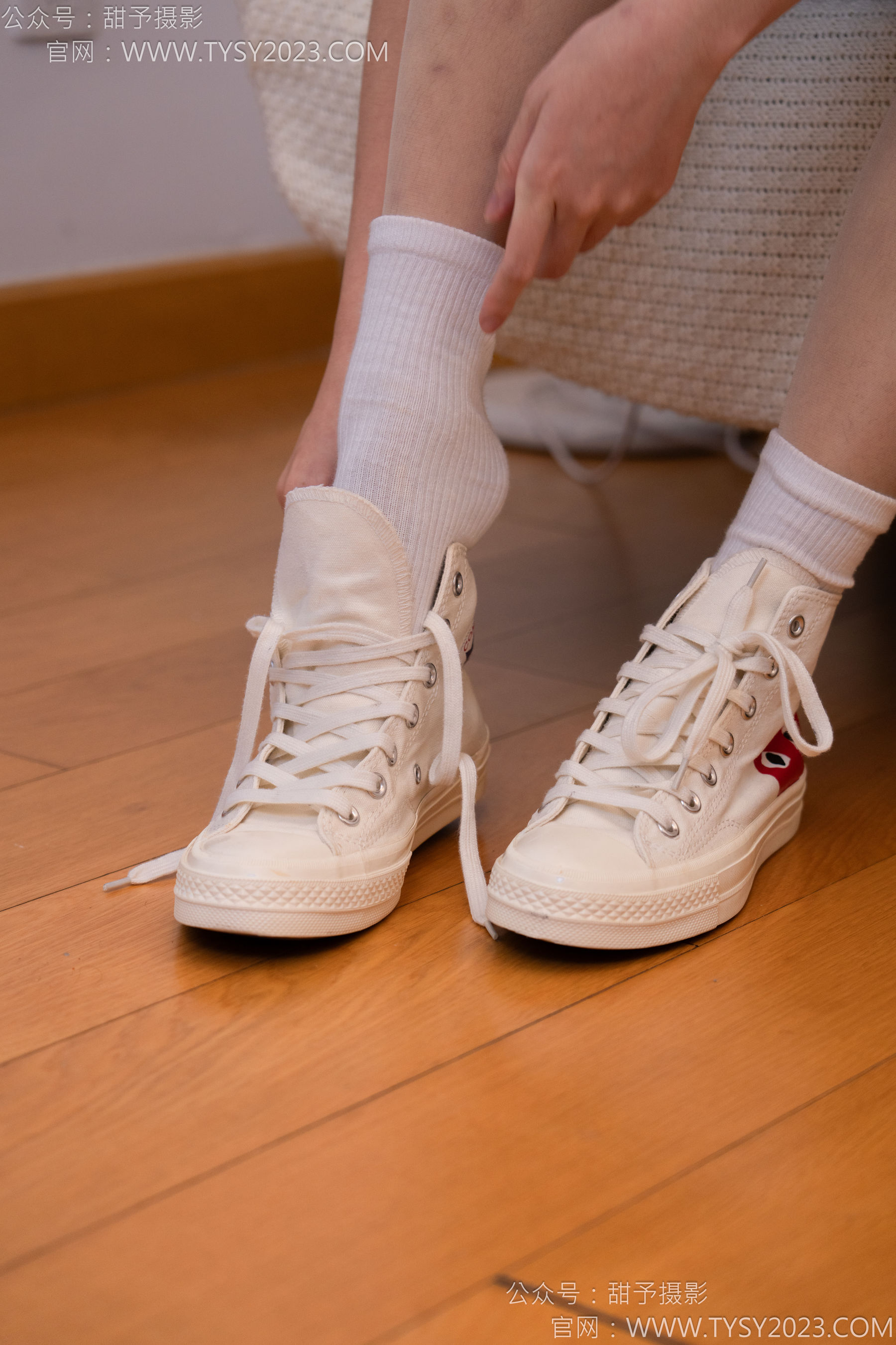 甜予摄影 No.140 思思&双人 - 板鞋、白棉袜、肉丝/(130P)