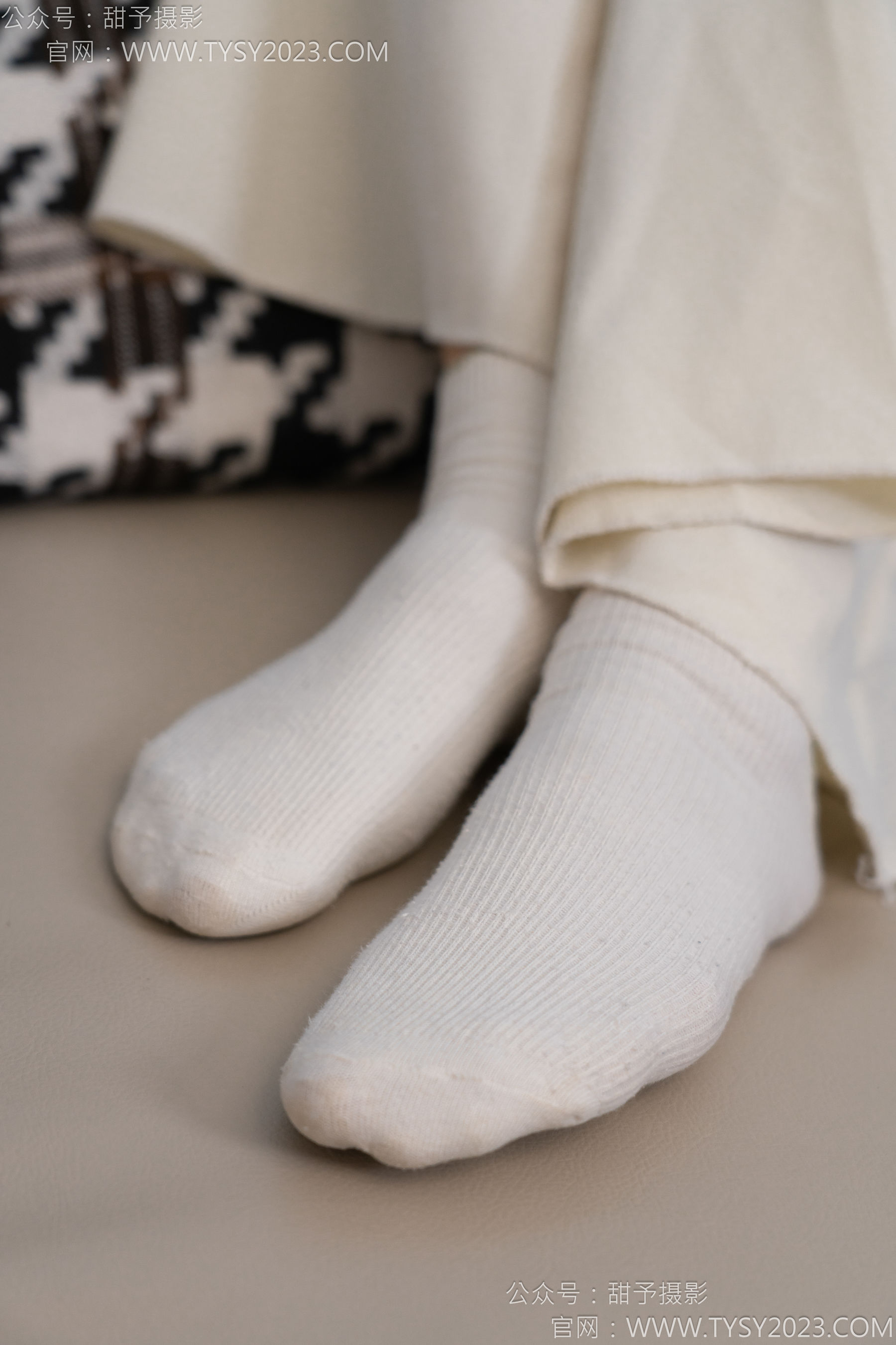 甜予摄影 No.125 丹丹 - 运动鞋、白棉袜、裸足/(139P)