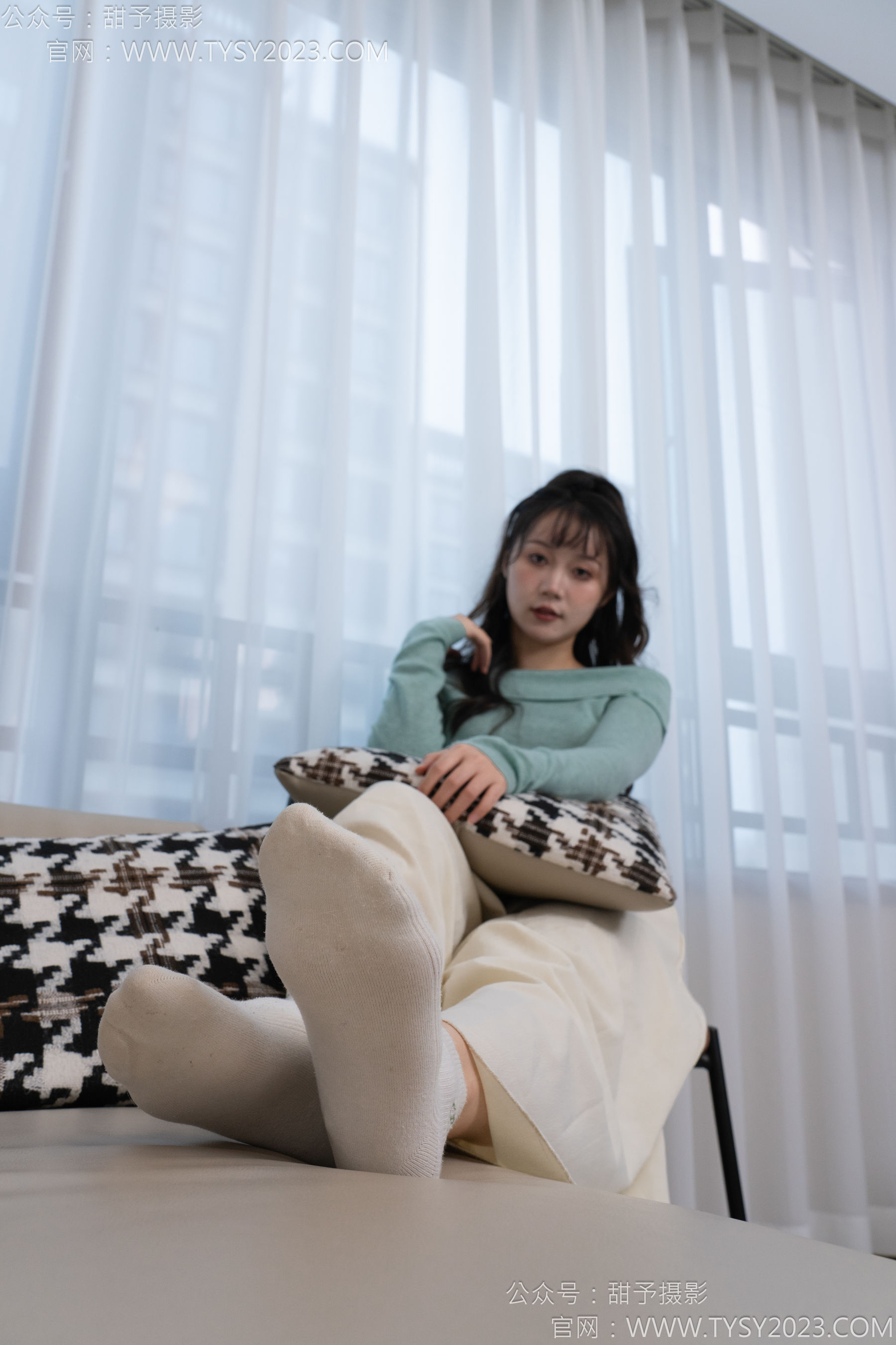 甜予摄影 No.125 丹丹 - 运动鞋、白棉袜、裸足/(139P)