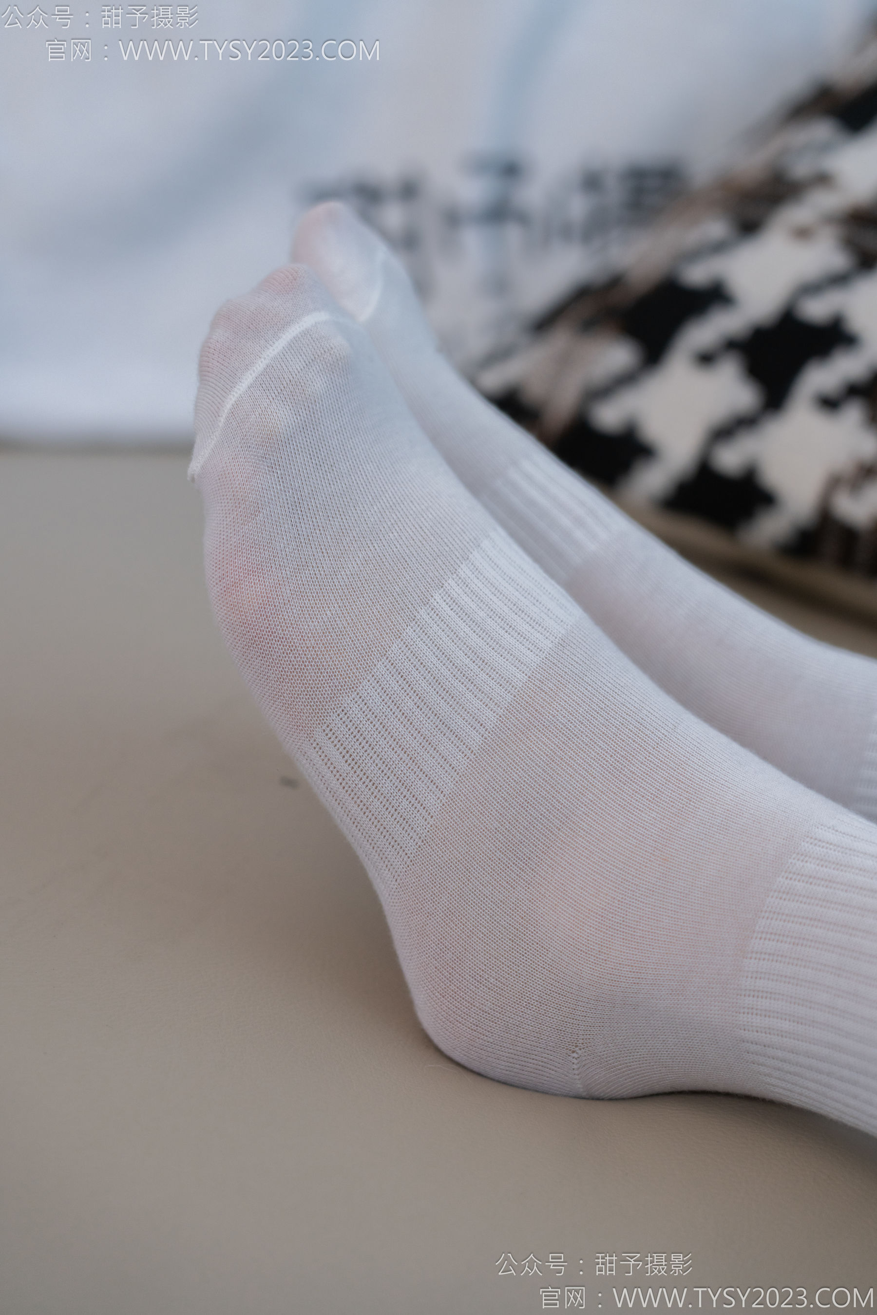 甜予摄影 No.133 梦梦 - 长靴、白棉袜、裸足/(135P)