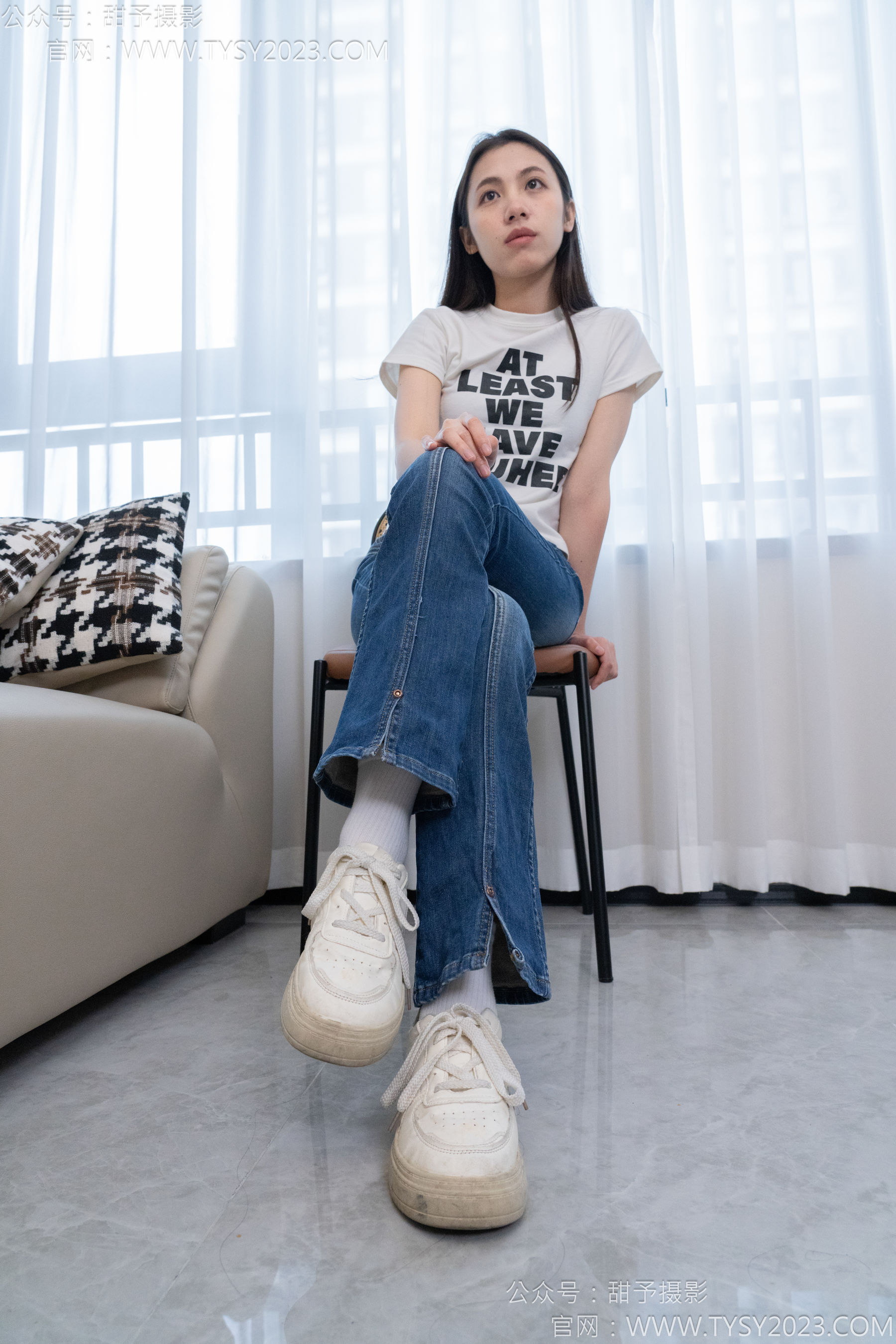 甜予摄影 No.132 诺诺 - 板鞋、白棉袜、裸足/(129P)