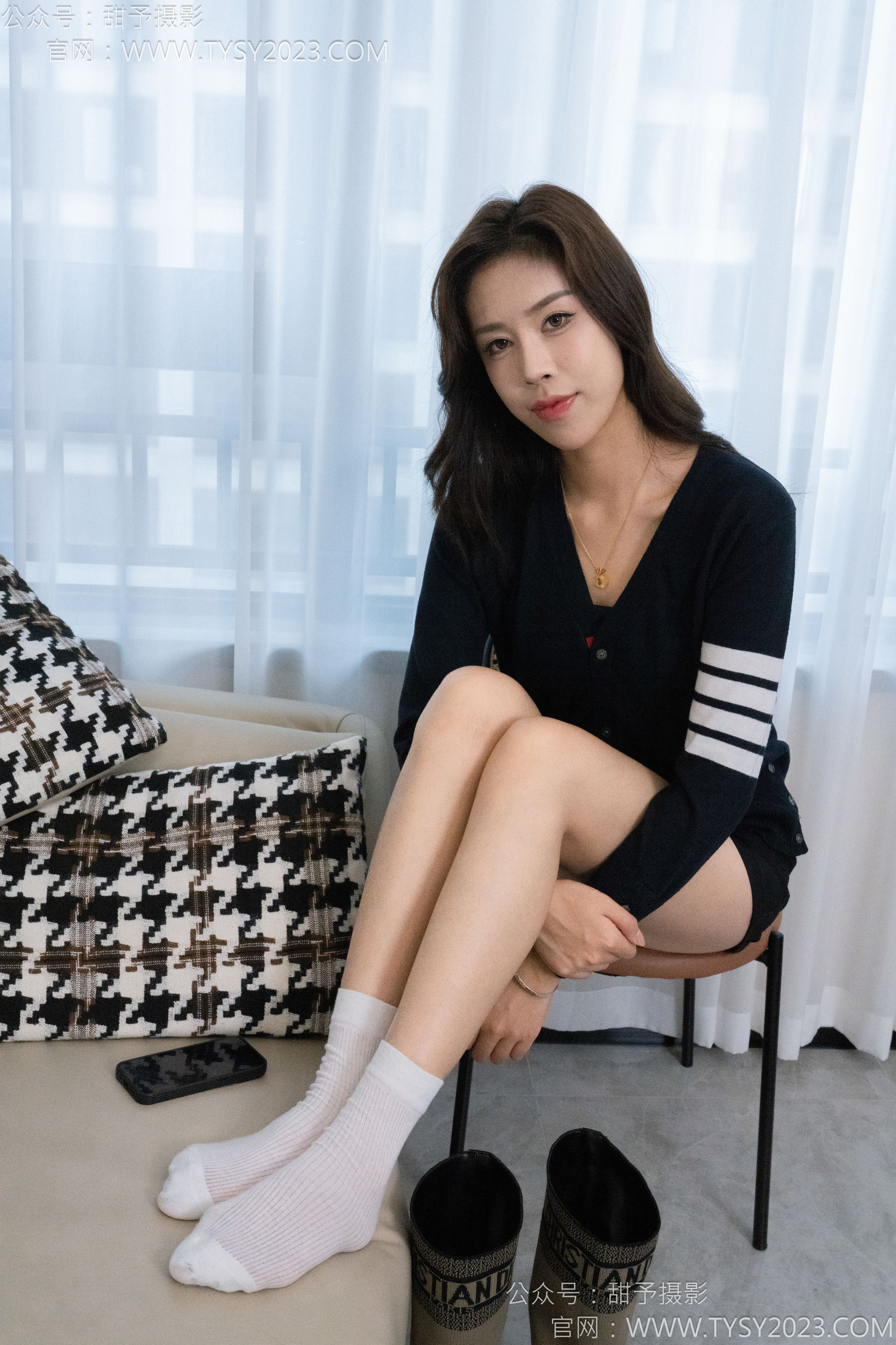 甜予摄影 No.129 咖啡豆 - 长靴、白棉袜、裸足/(134P)