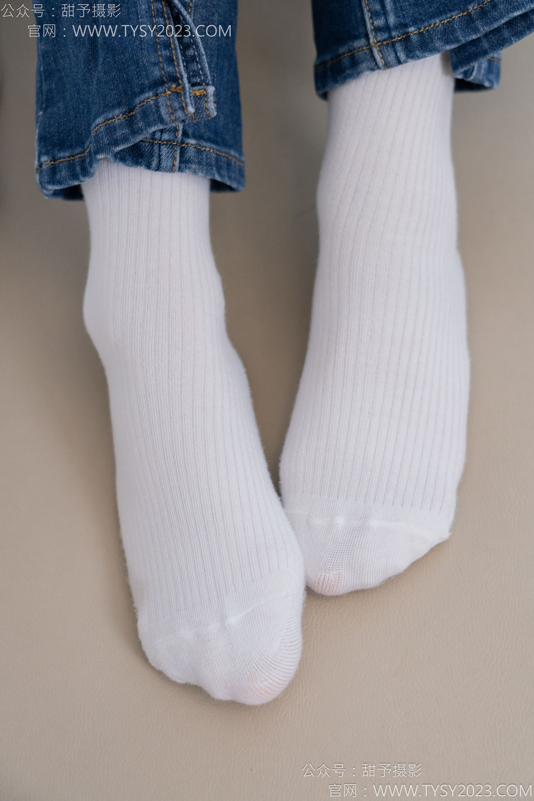 甜予摄影 No.132 诺诺 - 板鞋、白棉袜、裸足/(129P)