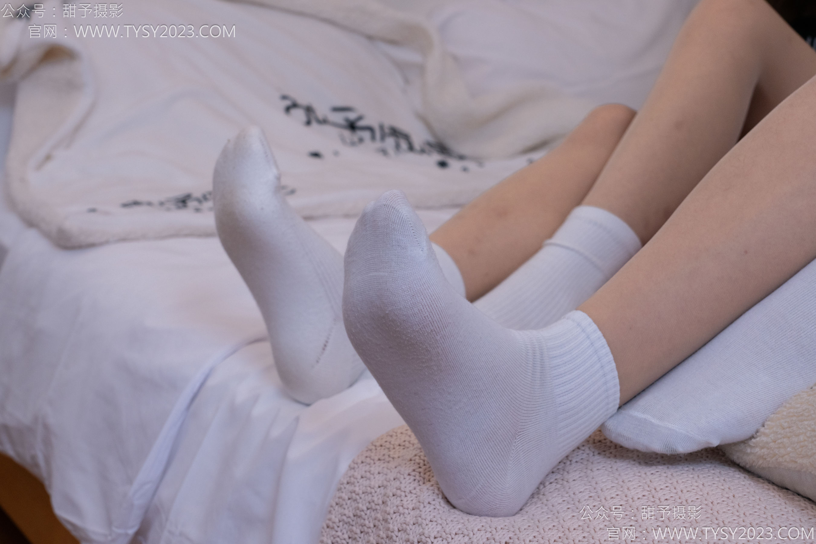 甜予摄影 No.140 思思&双人 - 板鞋、白棉袜、肉丝/(130P)