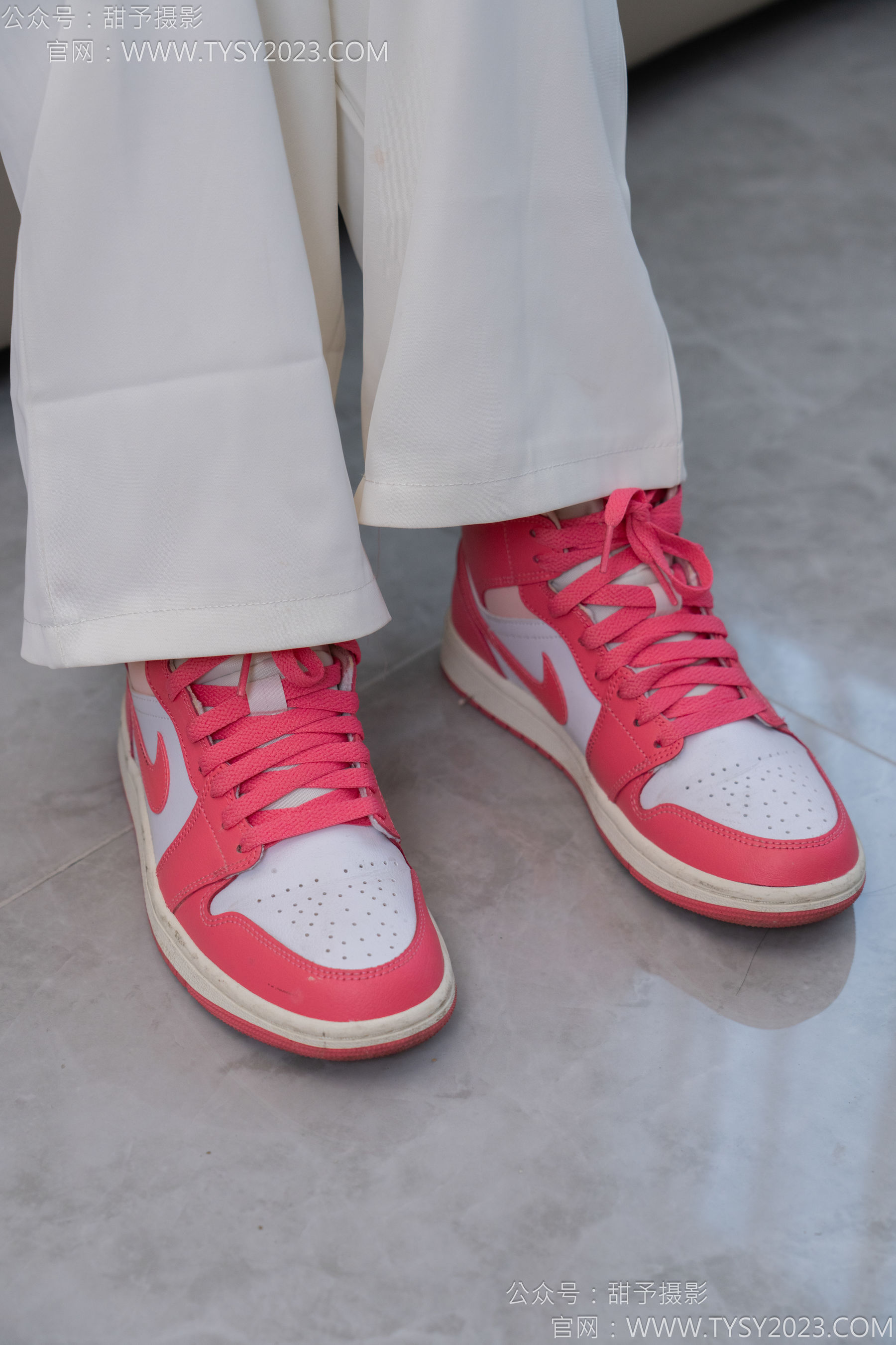 甜予摄影 No.124 梦梦 - 板鞋、白棉袜、裸足/(135P)