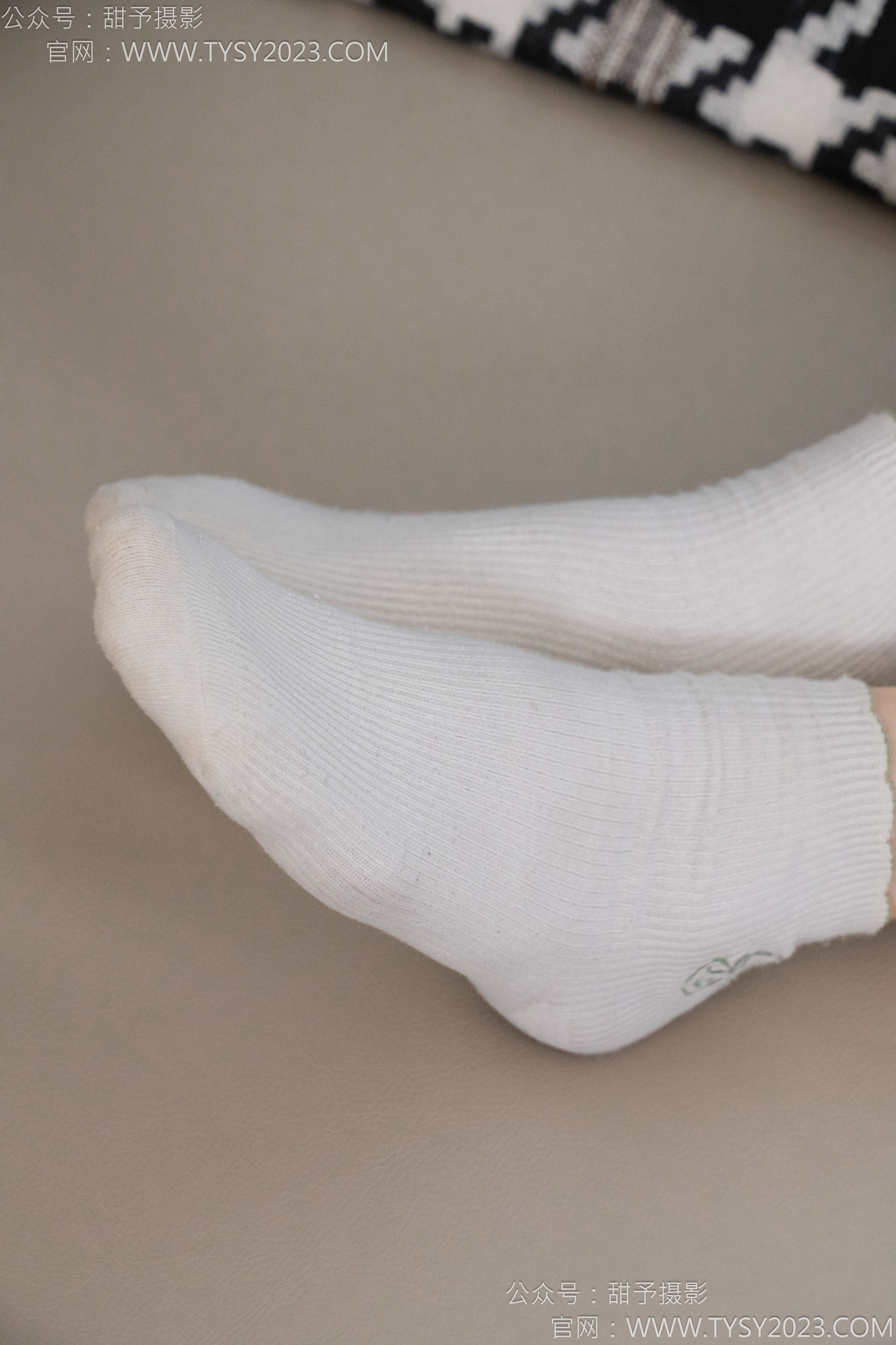 甜予摄影 No.125 丹丹 - 运动鞋、白棉袜、裸足/(139P)