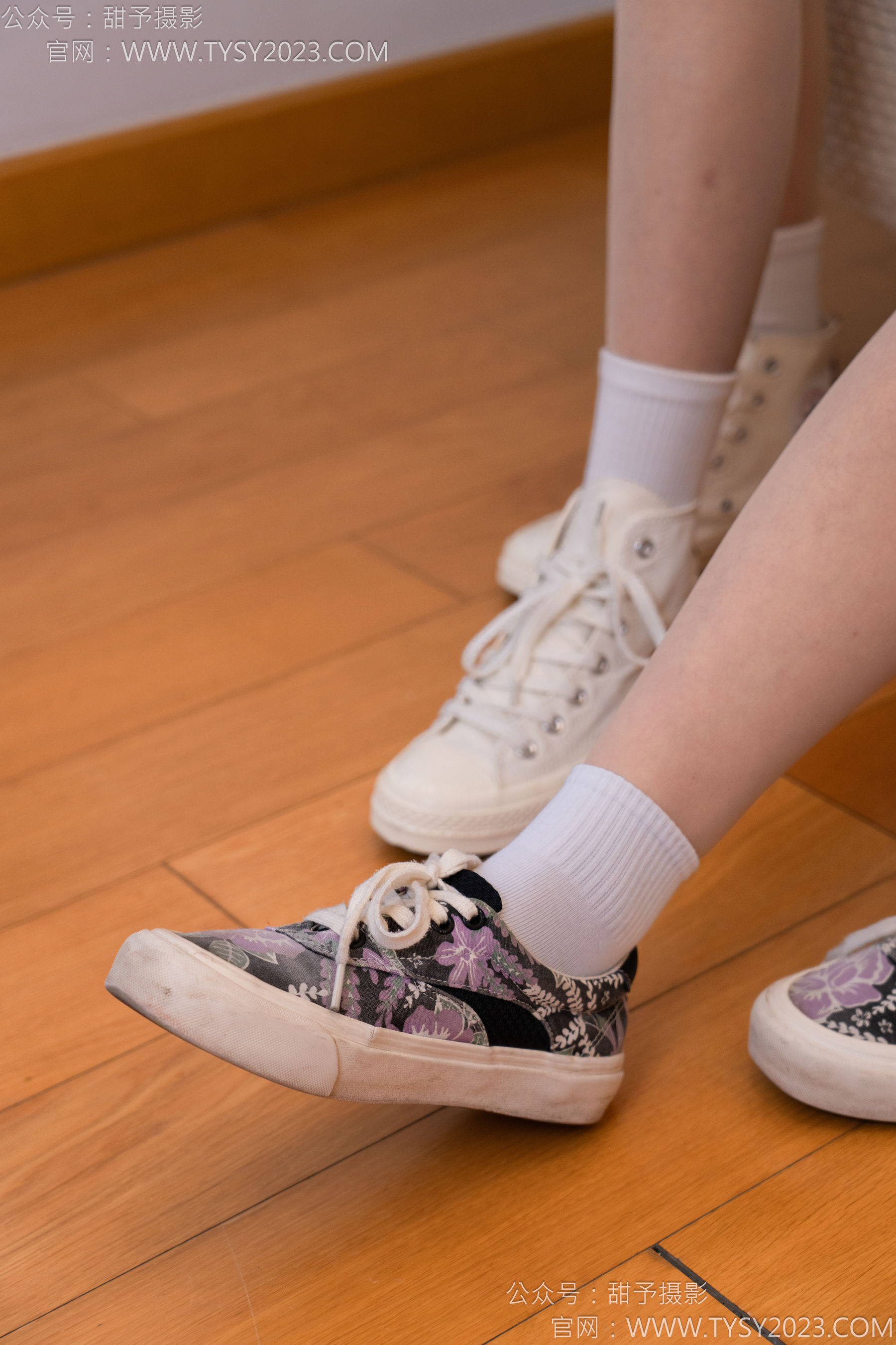 甜予摄影 No.140 思思&双人 - 板鞋、白棉袜、肉丝/(130P)