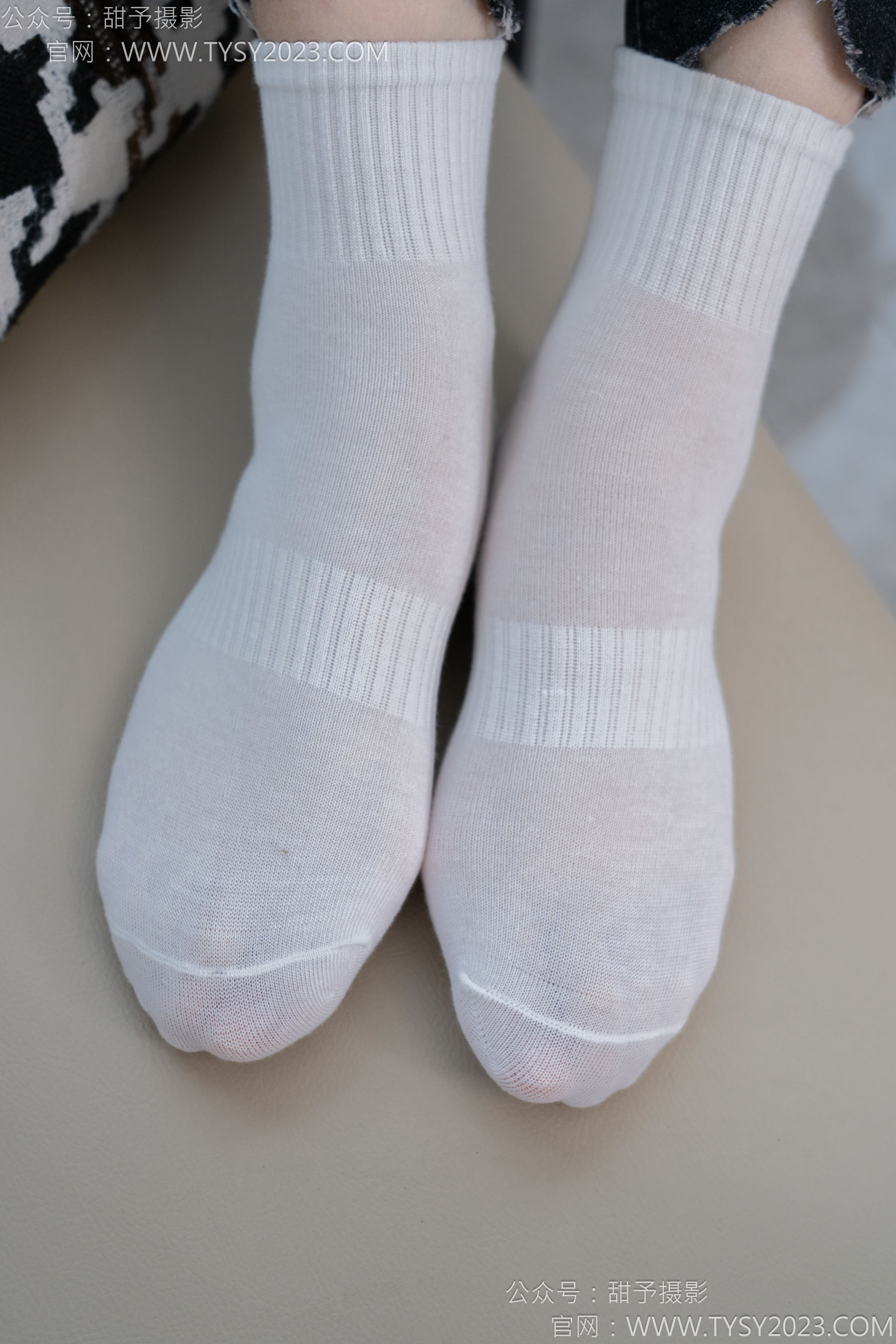 甜予摄影 No.133 梦梦 - 长靴、白棉袜、裸足/(135P)