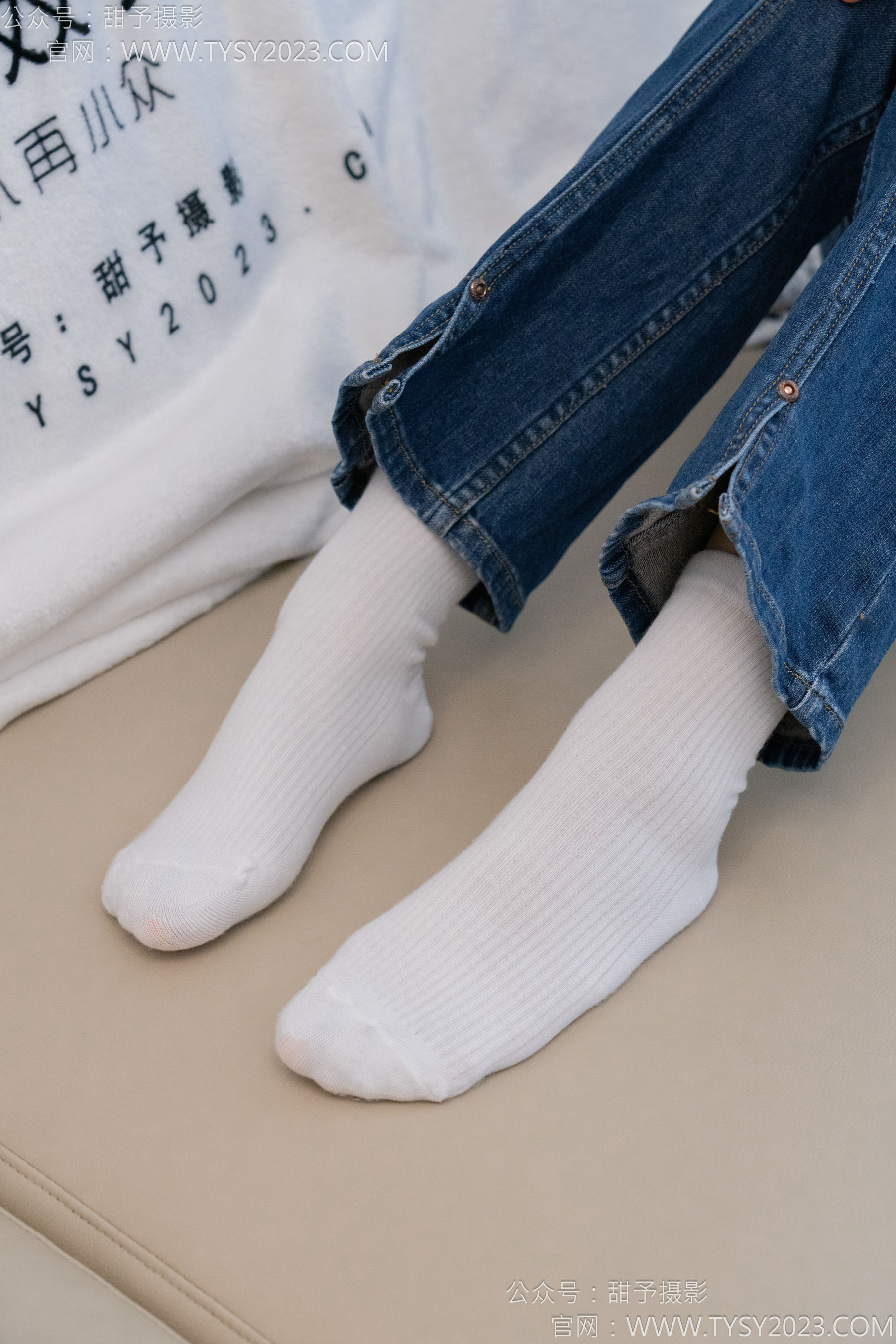 甜予摄影 No.132 诺诺 - 板鞋、白棉袜、裸足/(129P)