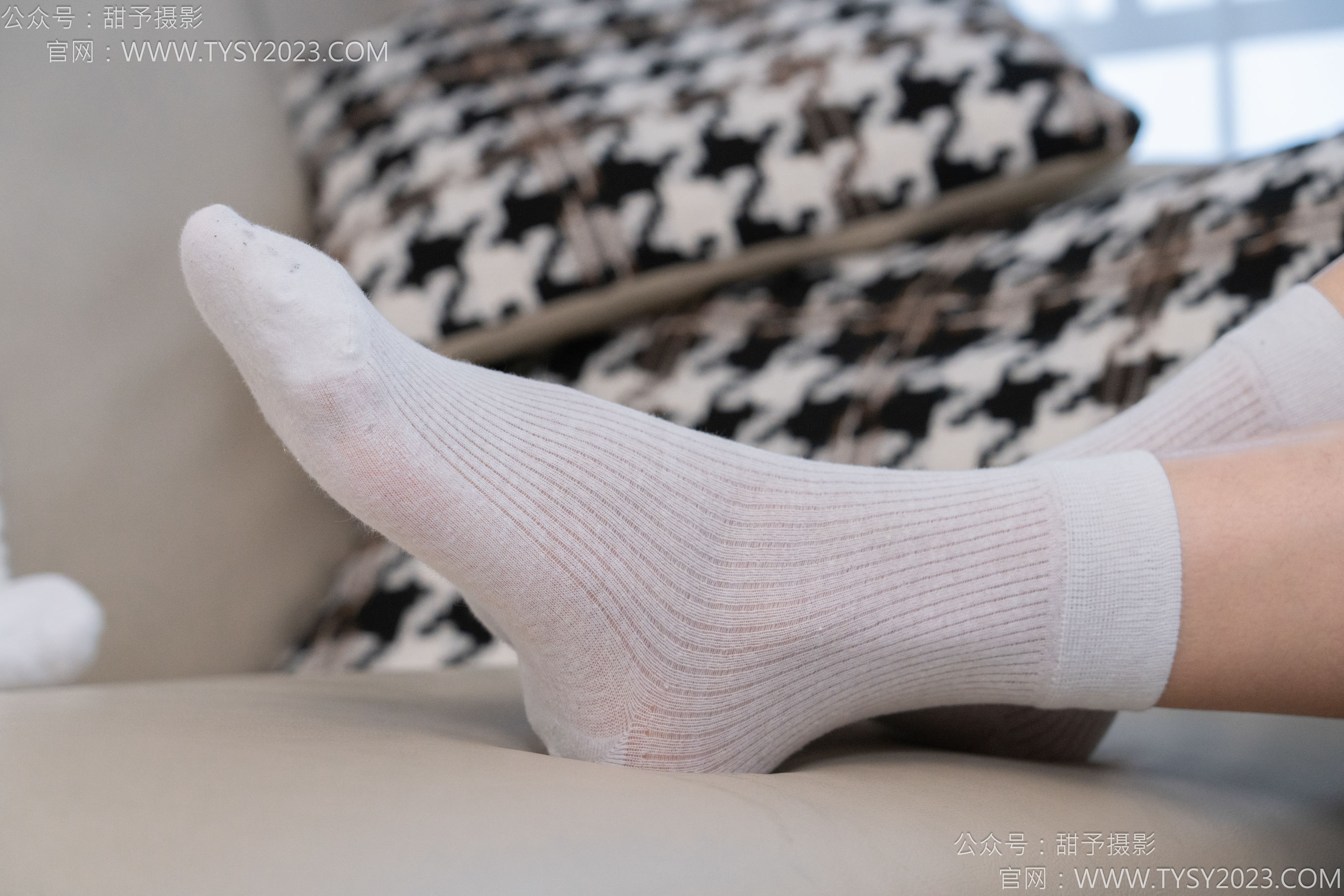 甜予摄影 No.129 咖啡豆 - 长靴、白棉袜、裸足/(134P)