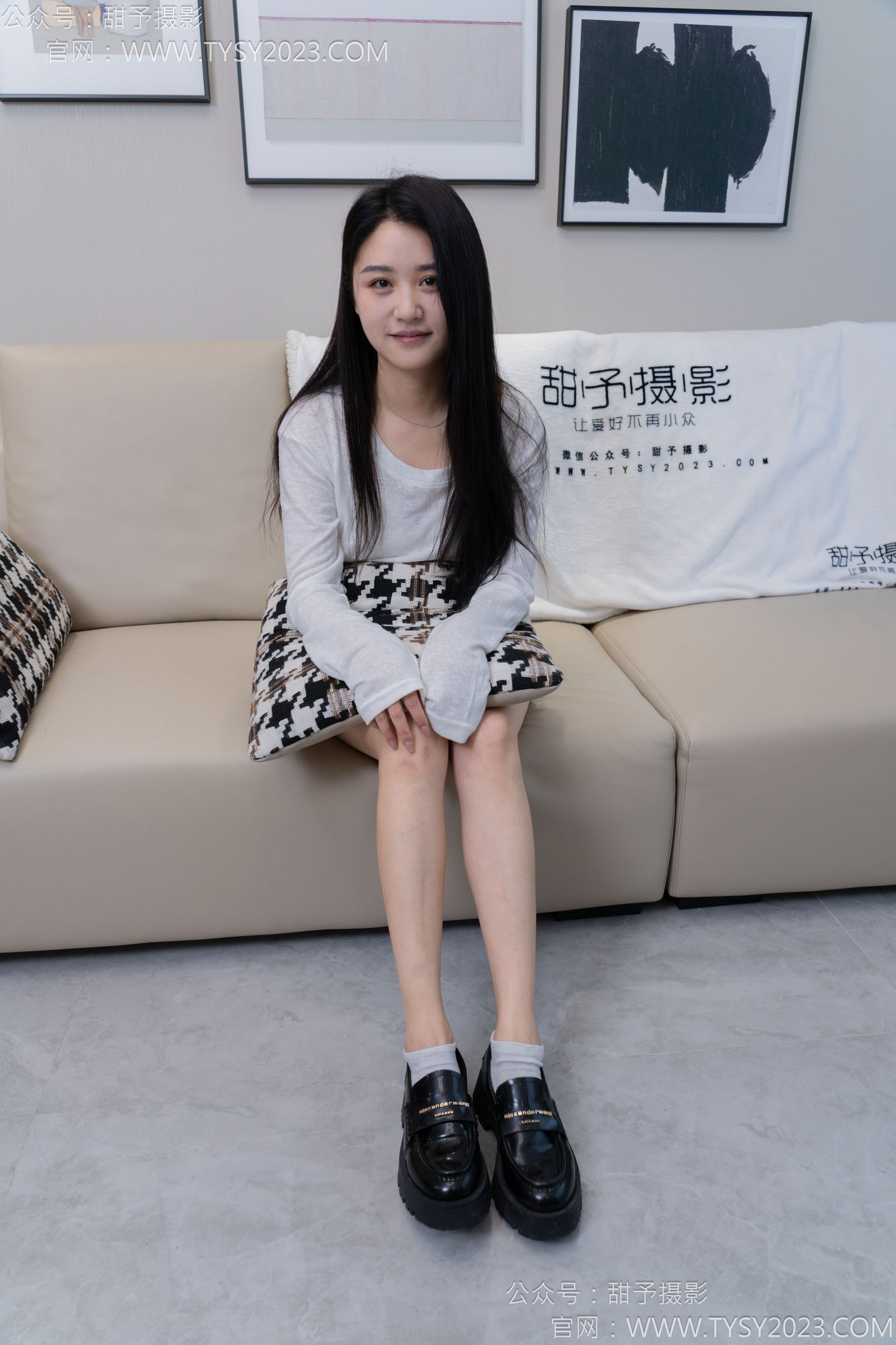 甜予摄影 No.130 澜澜 - 皮鞋、白棉袜、裸足、掉袜子剧情/(130P)