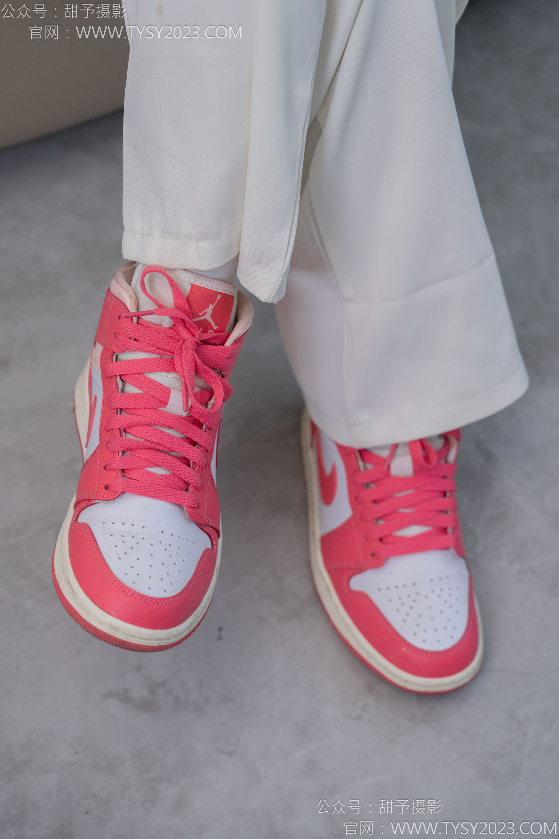 甜予摄影 No.124 梦梦 - 板鞋、白棉袜、裸足/(135P)