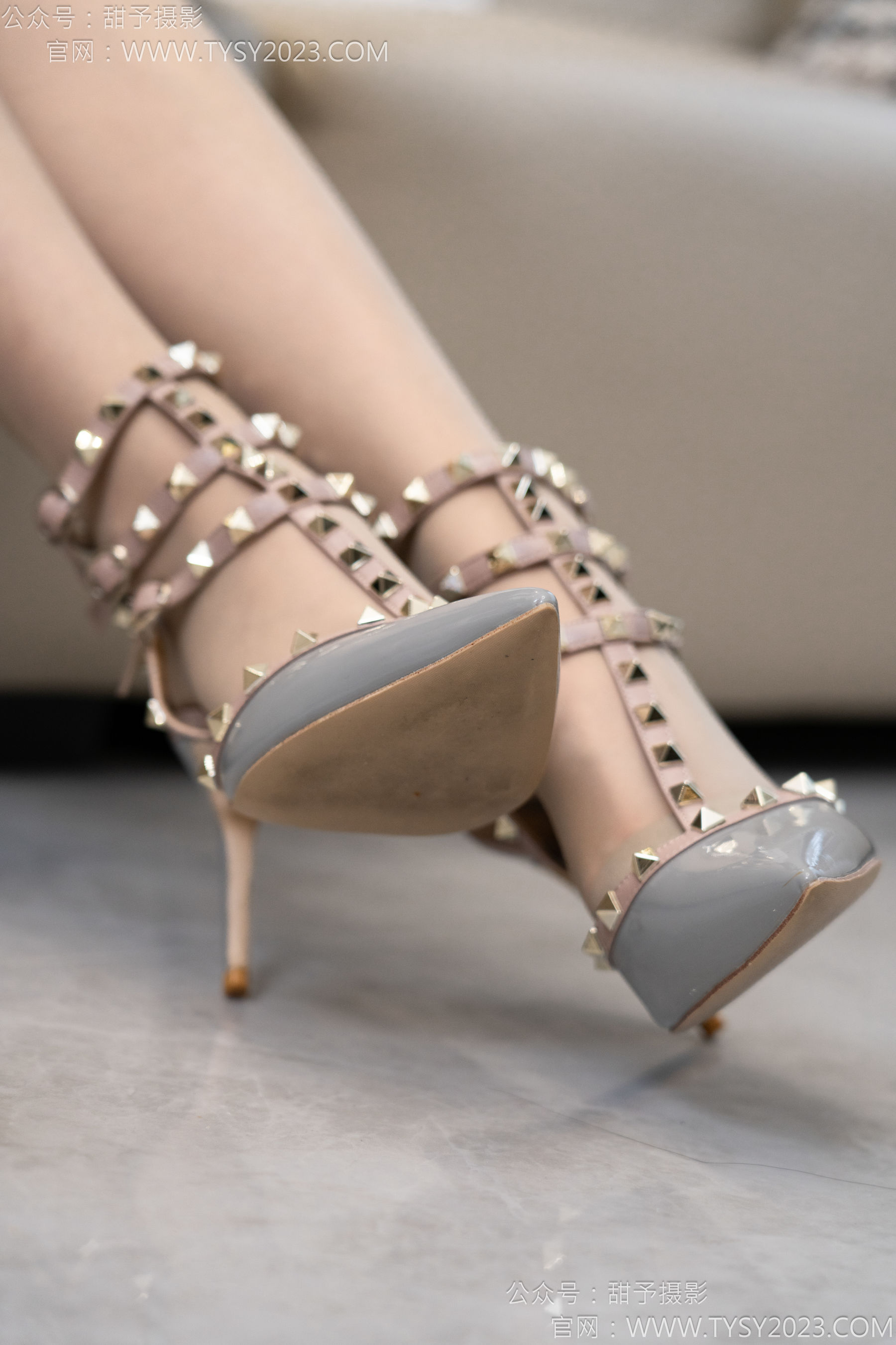 甜予摄影 No.134 璇璇思思 - 高跟鞋、薄白丝、薄灰丝/(132P)