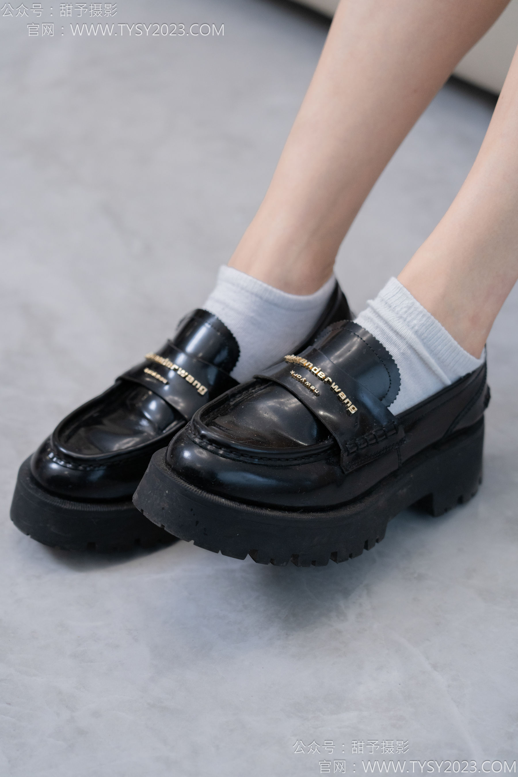 甜予摄影 No.130 澜澜 - 皮鞋、白棉袜、裸足、掉袜子剧情/(130P)