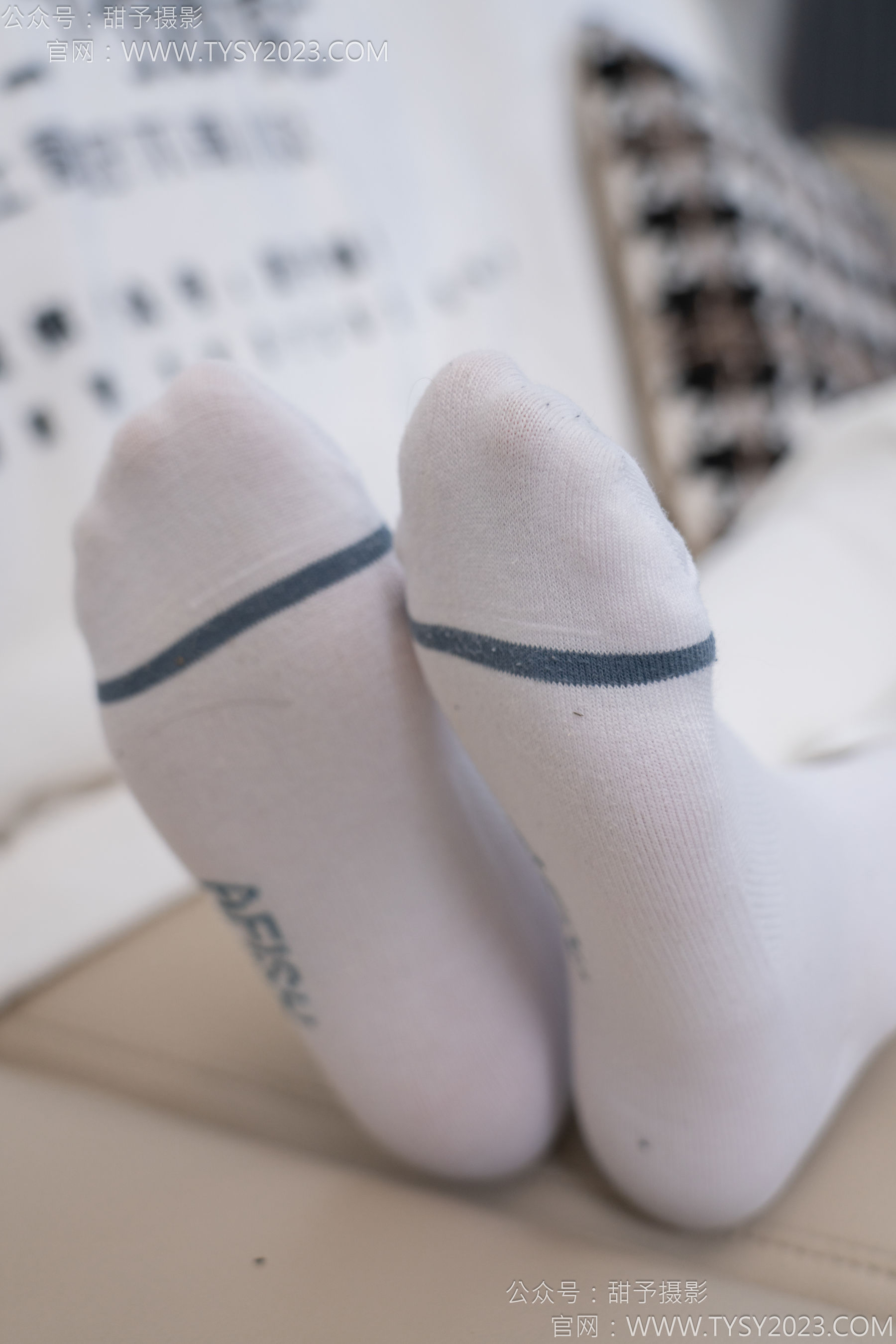 甜予摄影 No.124 梦梦 - 板鞋、白棉袜、裸足/(135P)