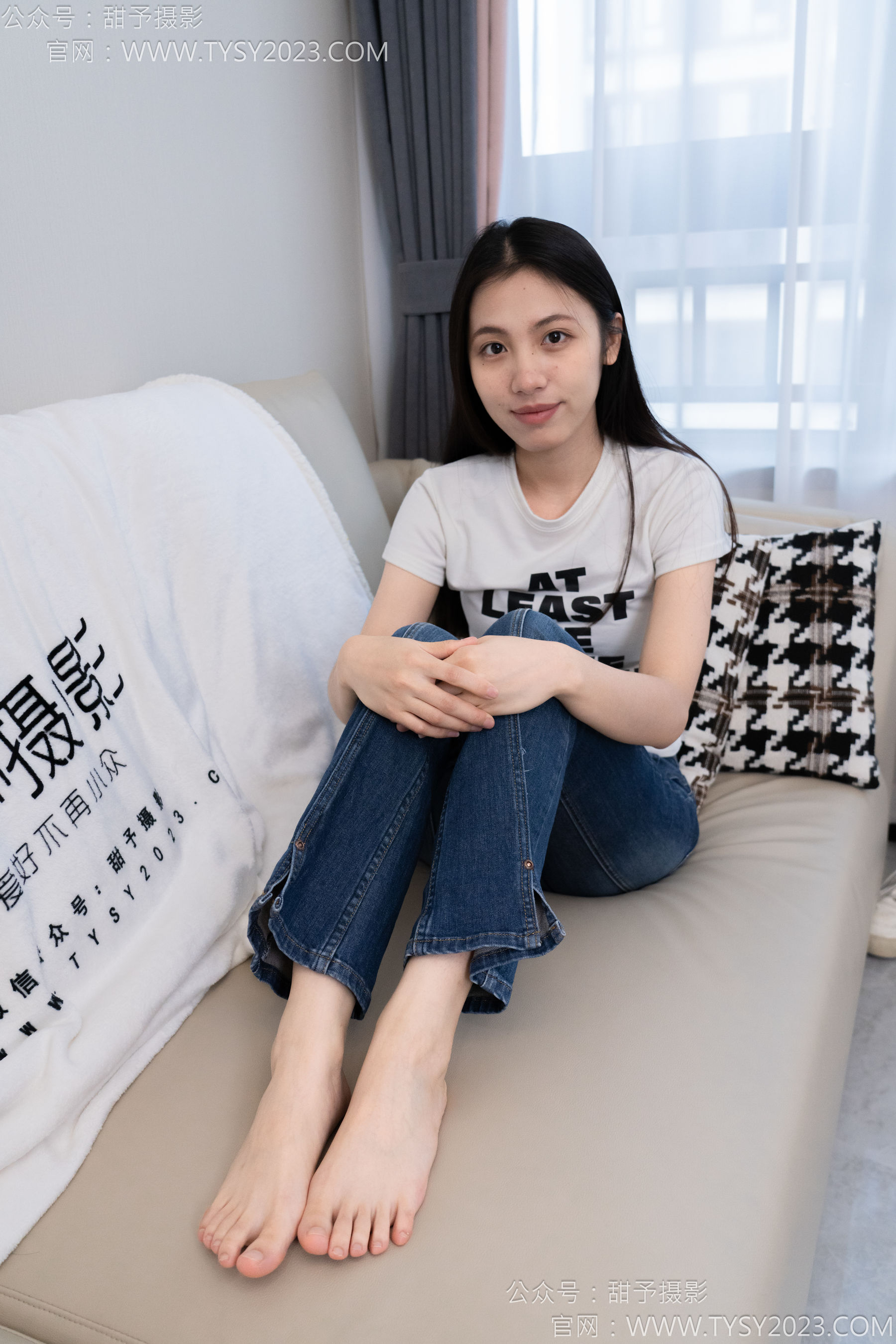 甜予摄影 No.132 诺诺 - 板鞋、白棉袜、裸足/(129P)