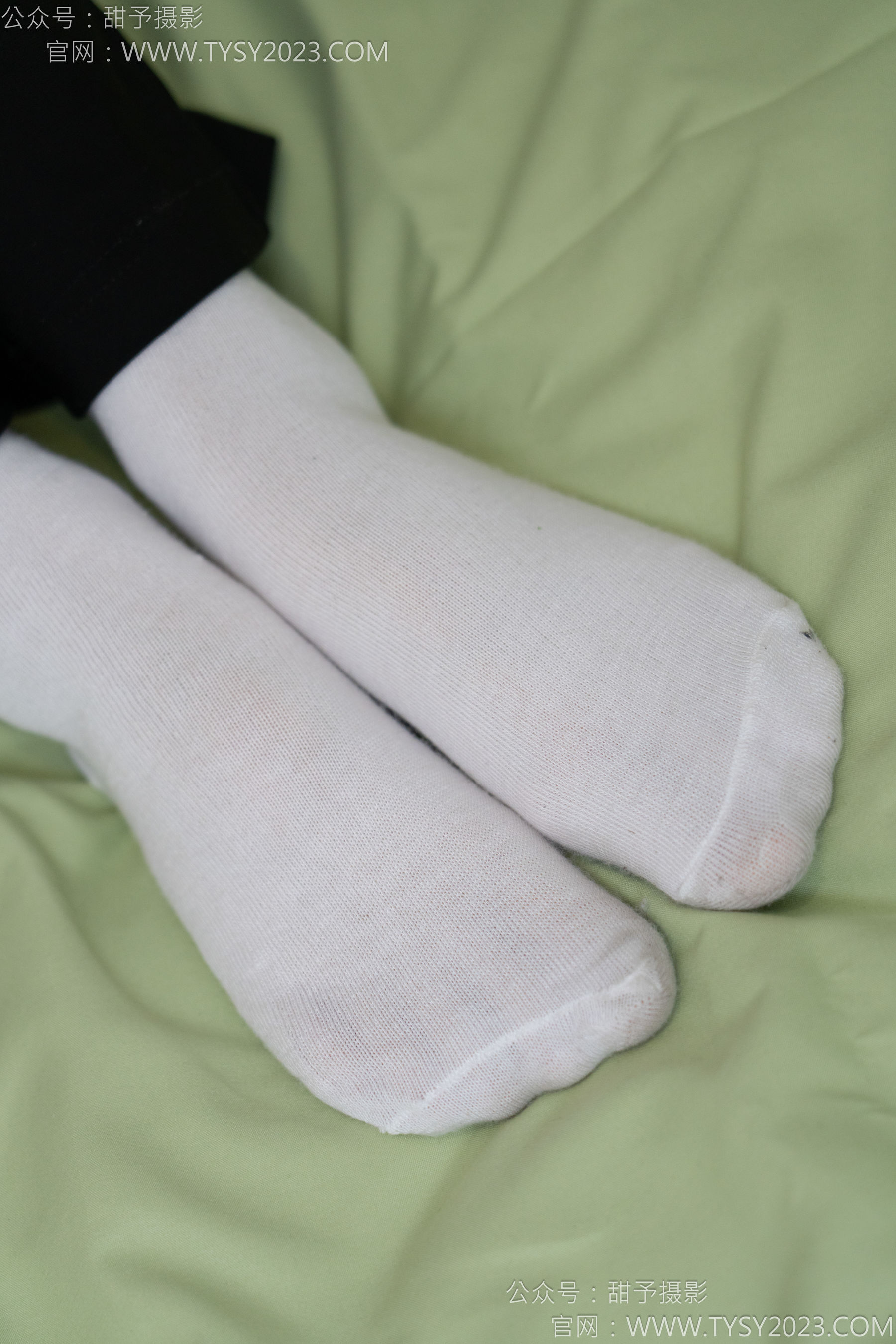 甜予摄影 No.135 思思 - 板鞋、白棉袜、裸足/(135P)