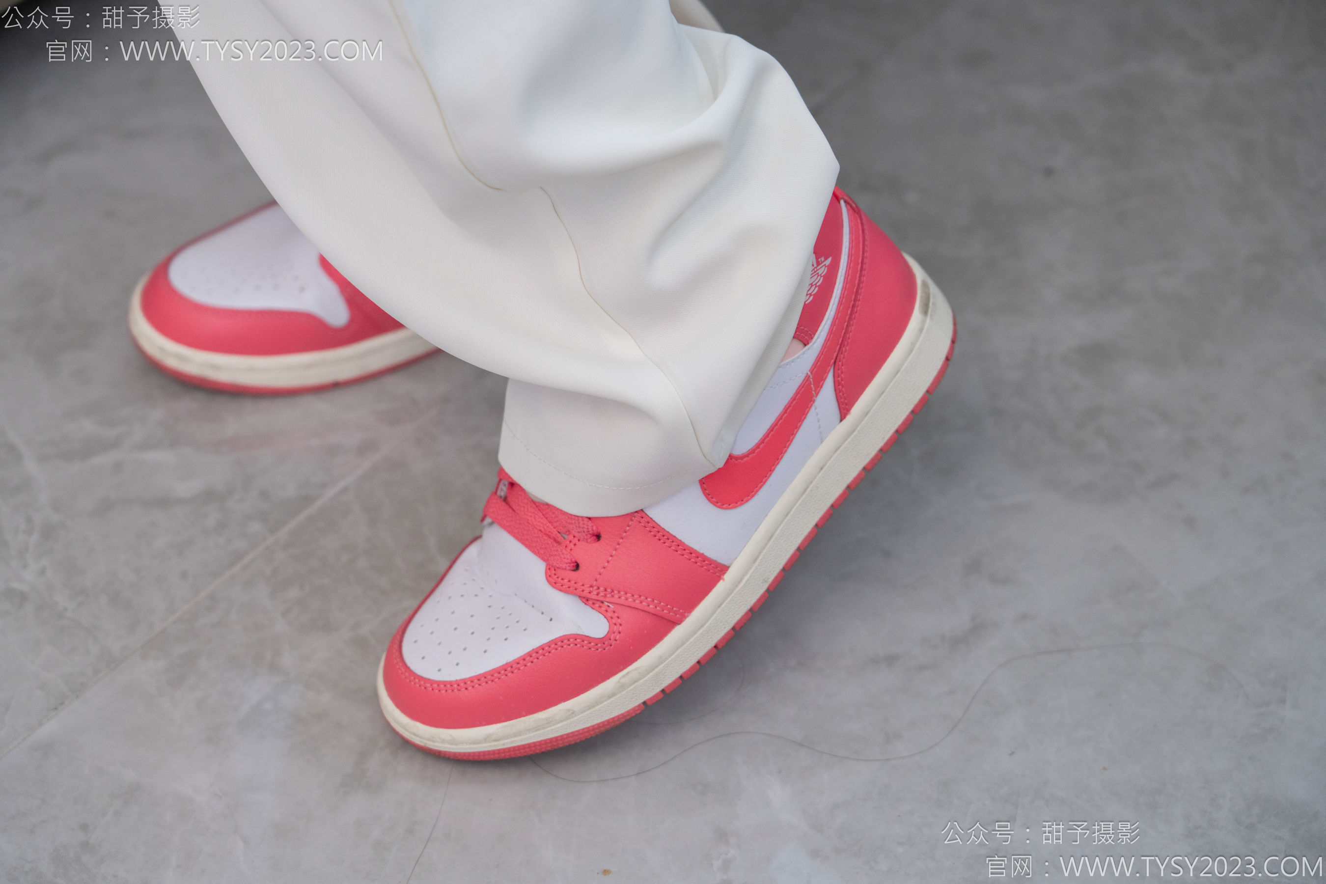 甜予摄影 No.124 梦梦 - 板鞋、白棉袜、裸足/(135P)