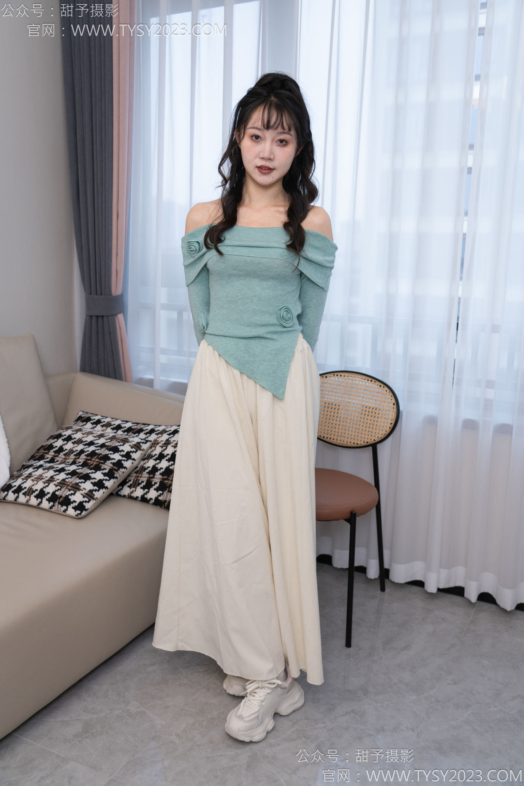 甜予摄影 No.125 丹丹 - 运动鞋、白棉袜、裸足/(139P)