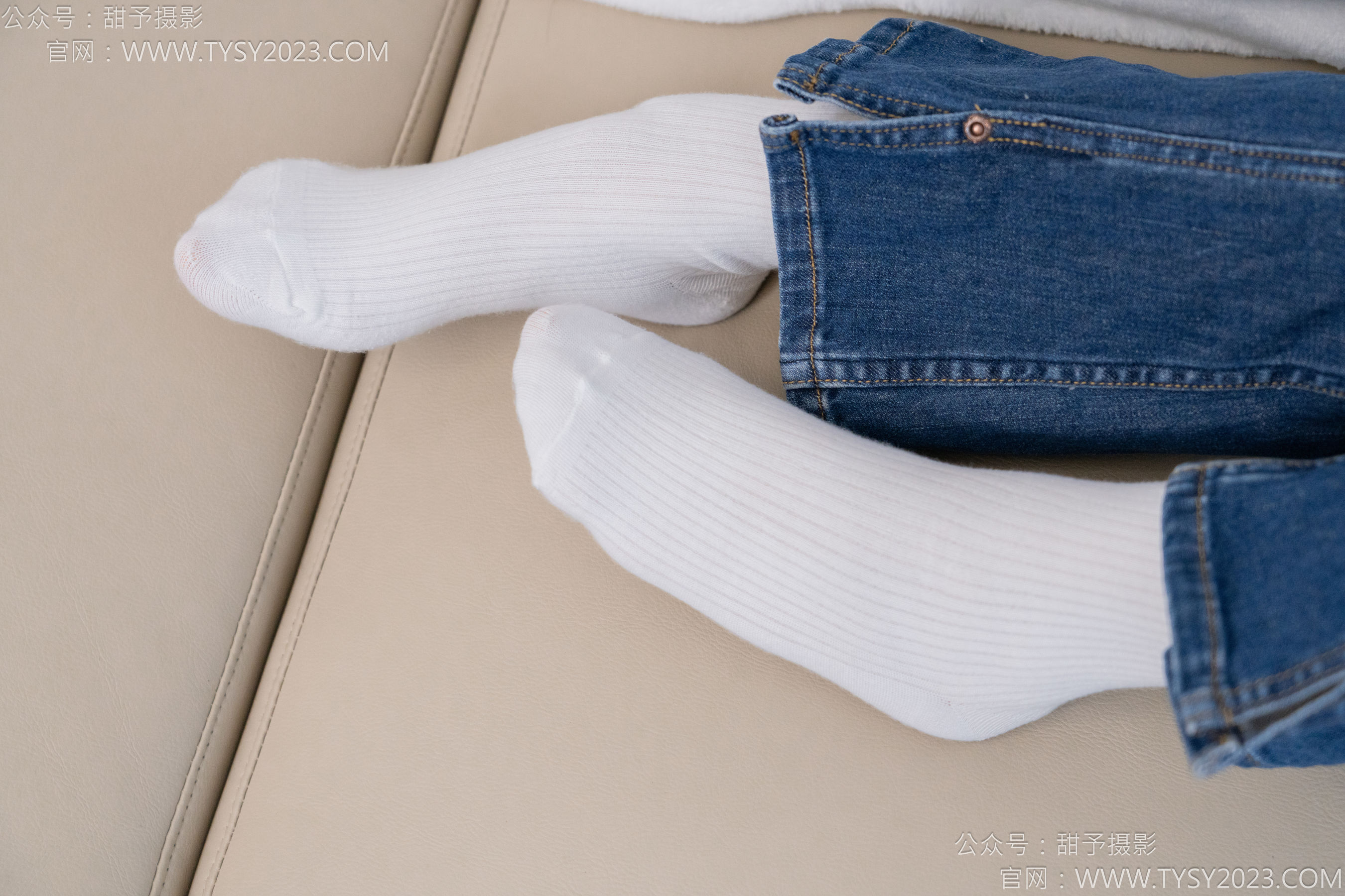 甜予摄影 No.132 诺诺 - 板鞋、白棉袜、裸足/(129P)