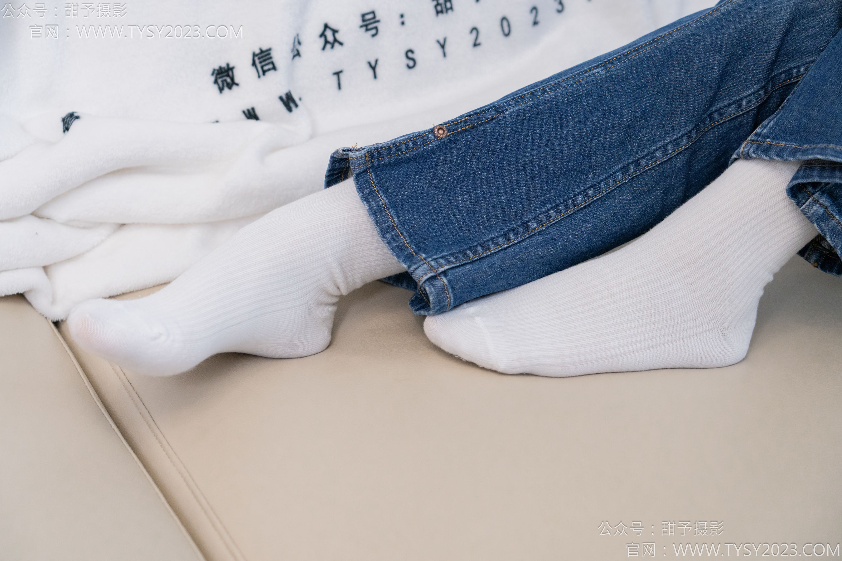 甜予摄影 No.132 诺诺 - 板鞋、白棉袜、裸足/(129P)