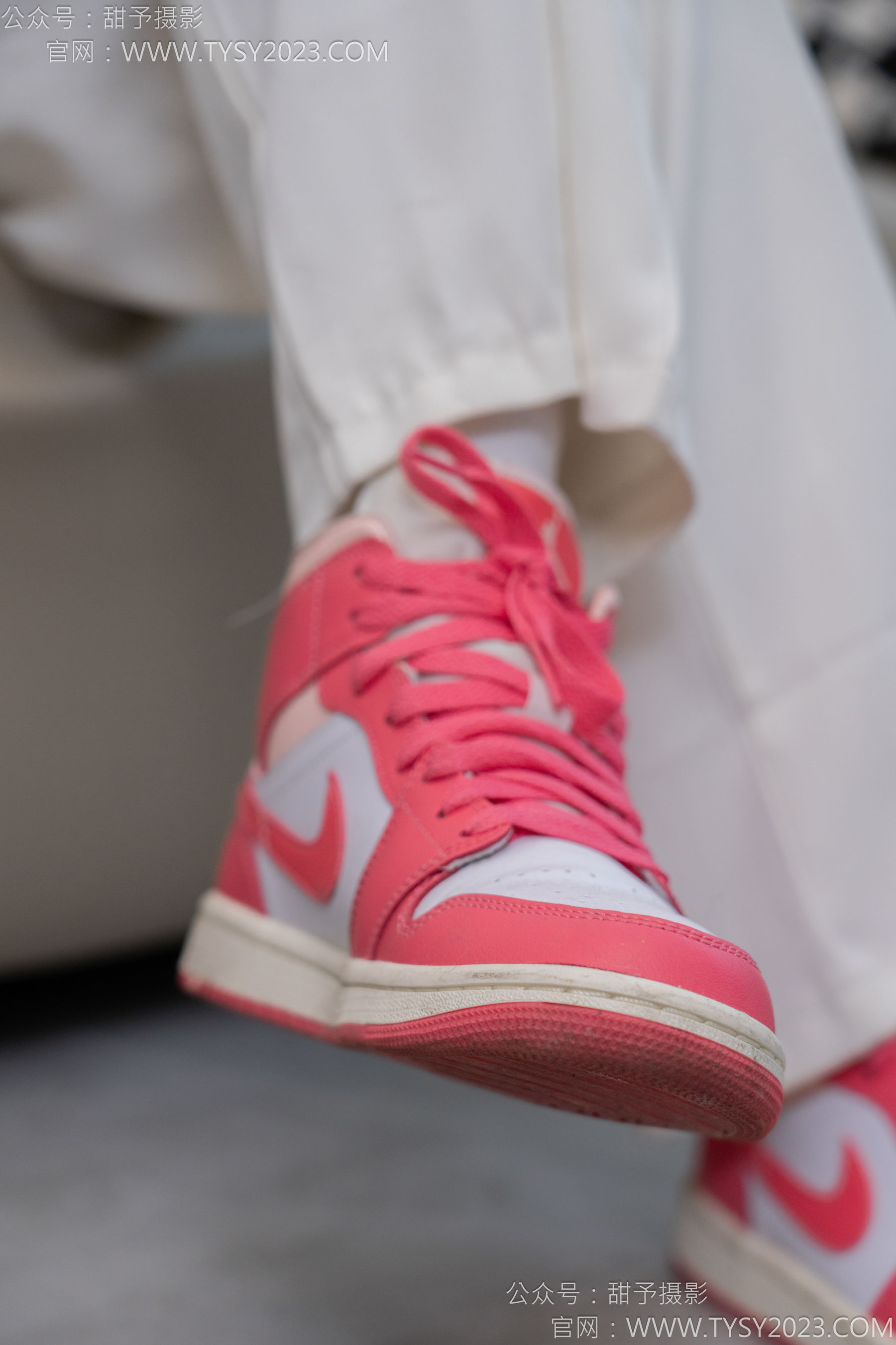 甜予摄影 No.124 梦梦 - 板鞋、白棉袜、裸足/(135P)