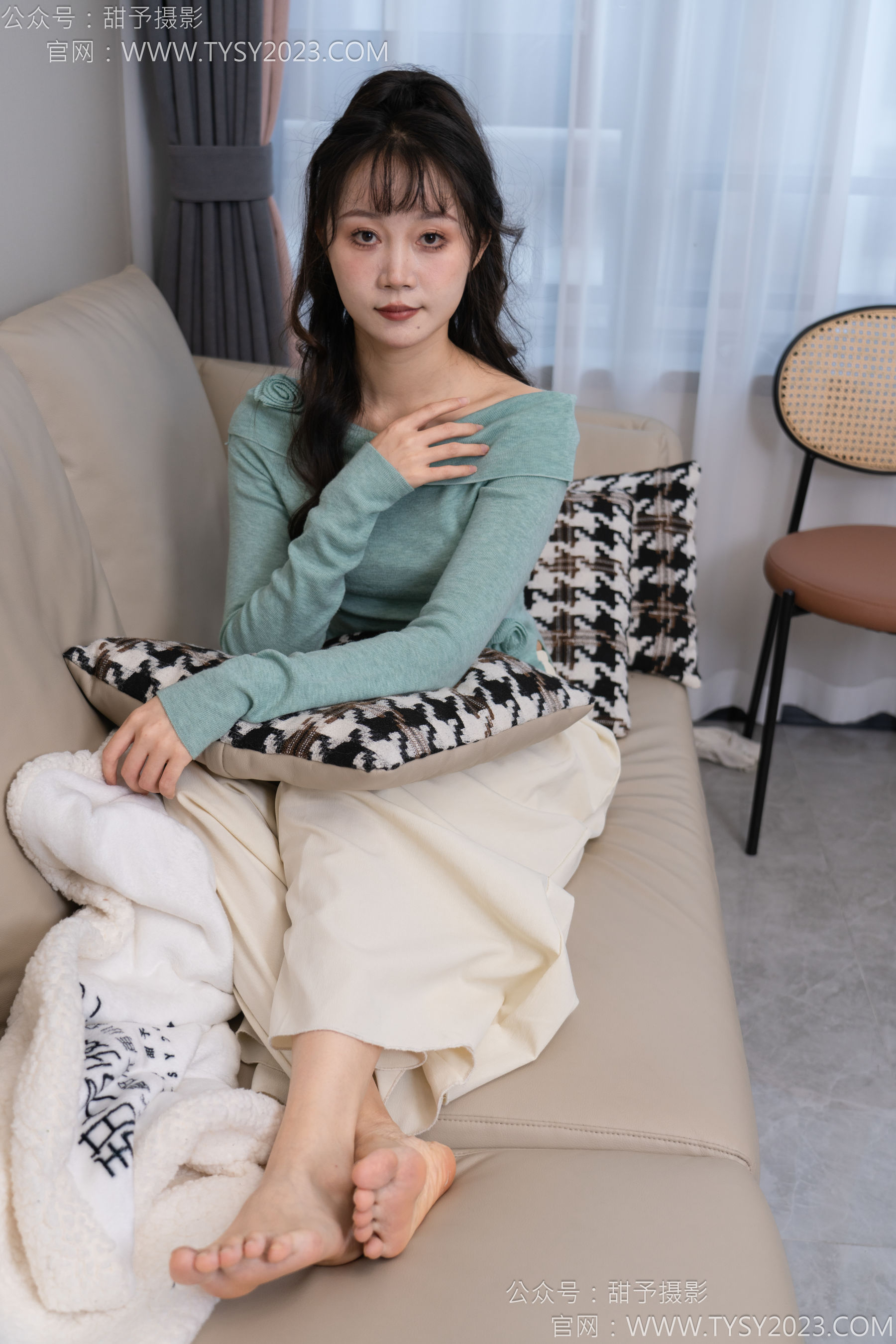 甜予摄影 No.125 丹丹 - 运动鞋、白棉袜、裸足/(139P)