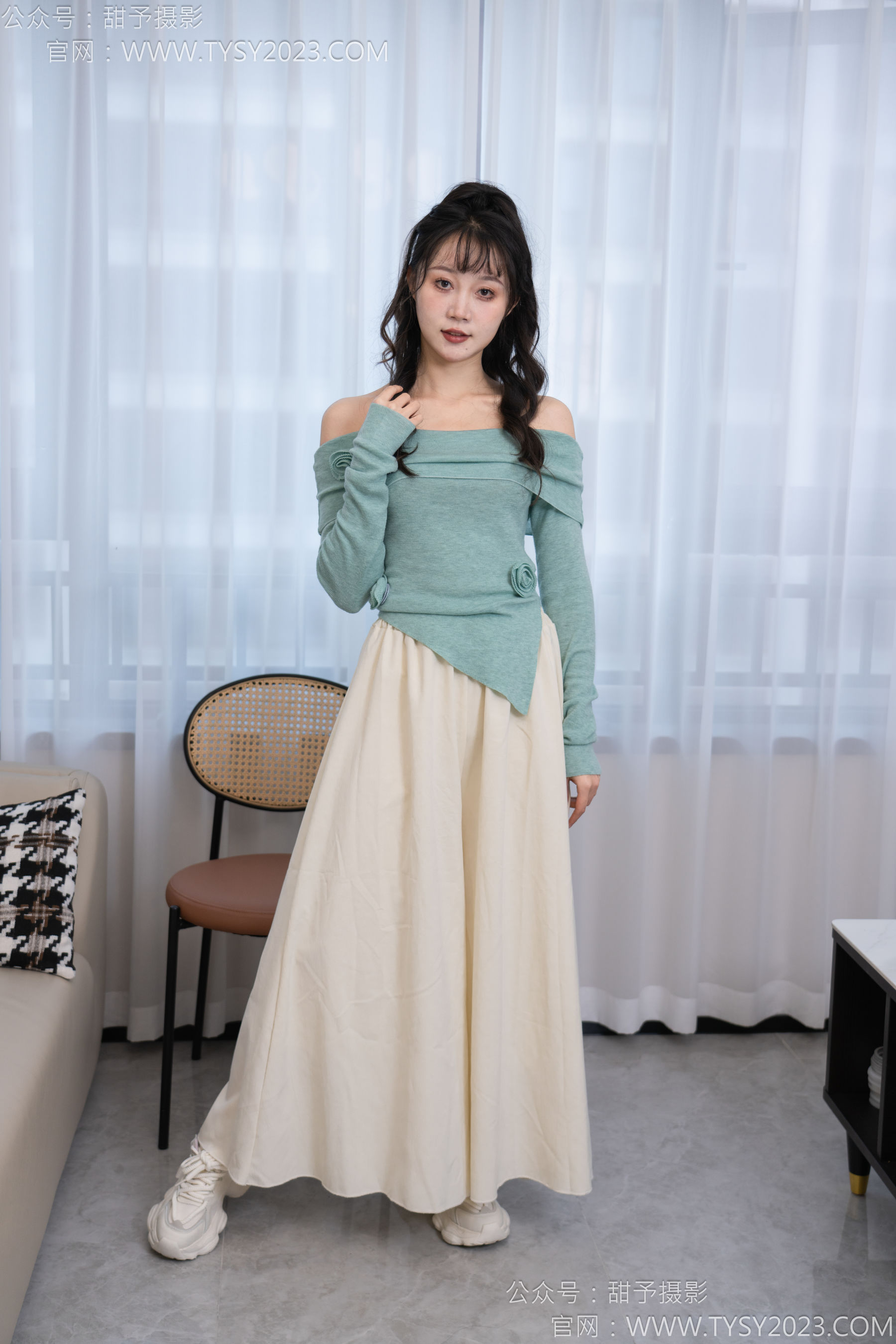 甜予摄影 No.125 丹丹 - 运动鞋、白棉袜、裸足/(139P)