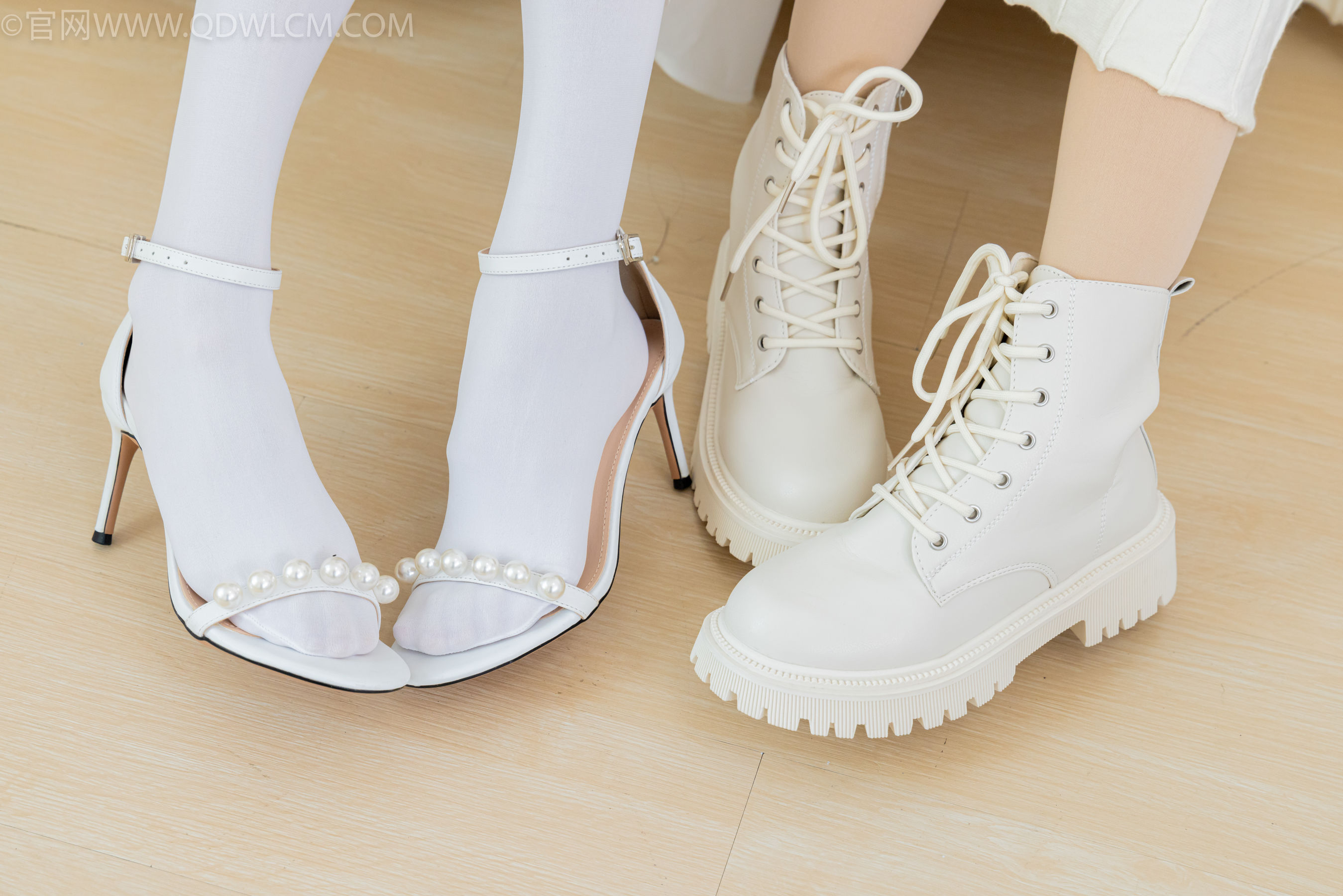 物恋传媒 No.2308 茯苓&欢欢 - 高跟鞋、马丁靴、厚白丝、厚肉丝、瑜伽动作、婚纱/(154P)