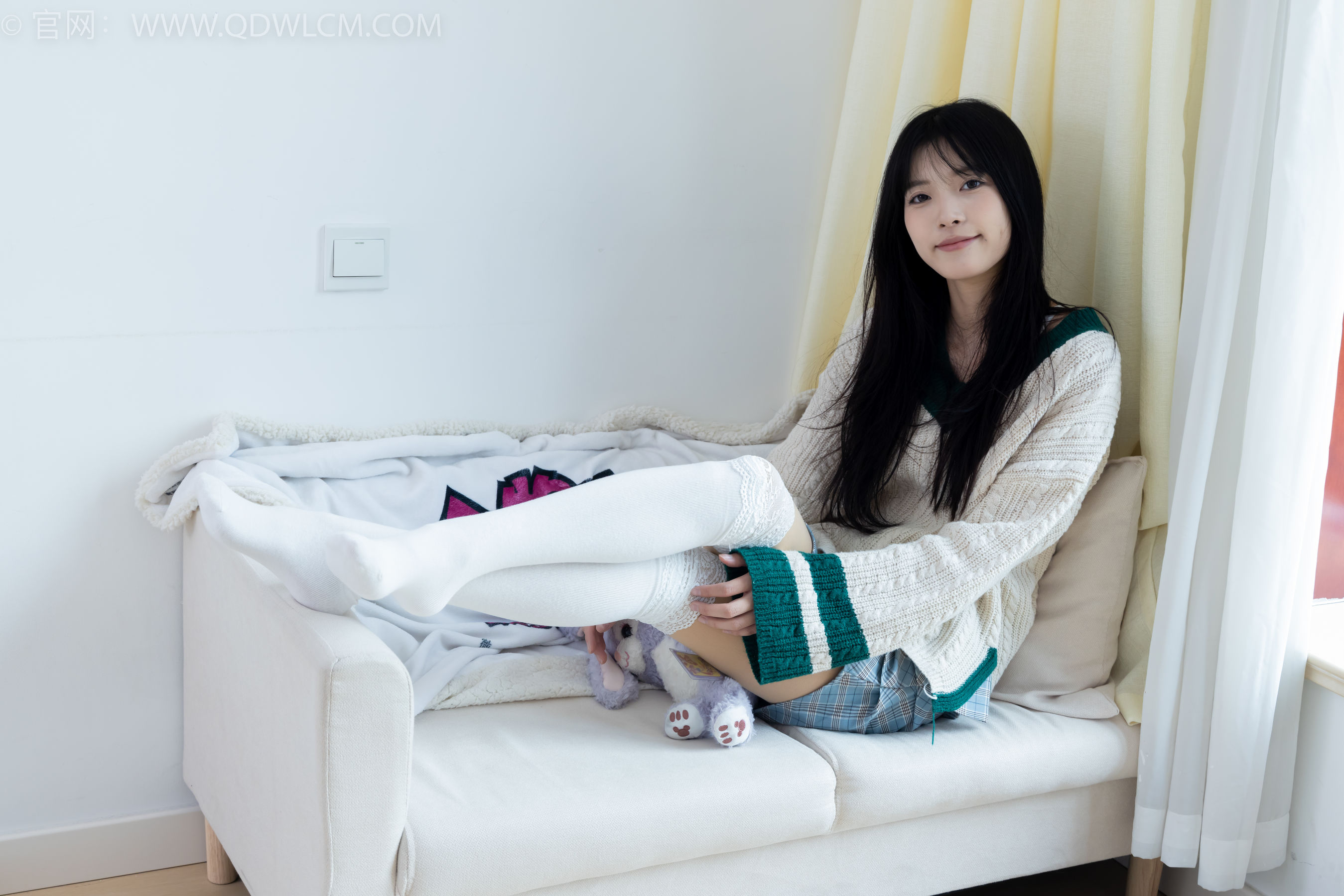 物恋传媒 No.2312 茯苓 - 长靴、过膝白棉袜、厚肉丝/(160P)