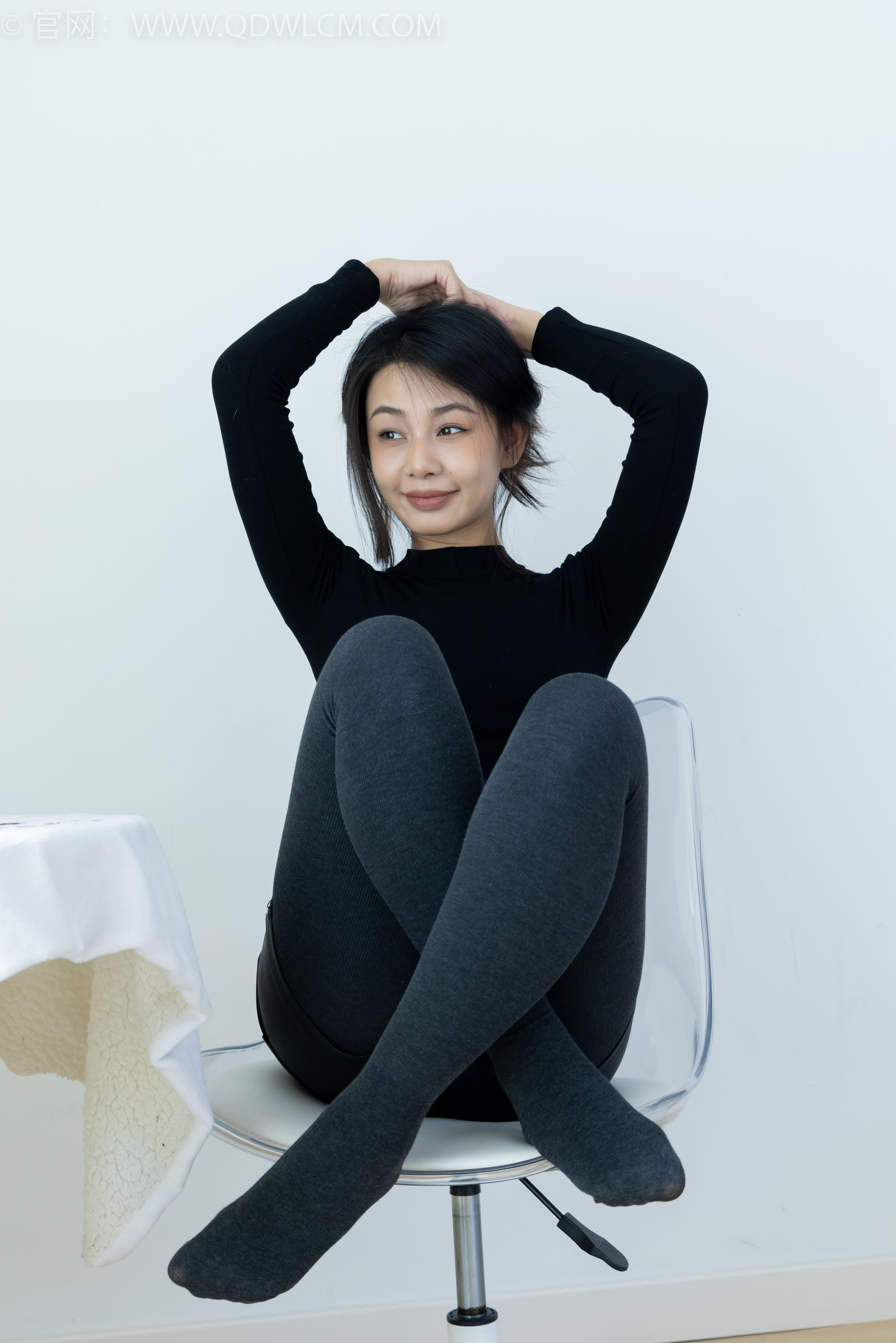 物恋传媒 No.2313 岚岚 - 高跟鞋、厚灰丝/(180P)