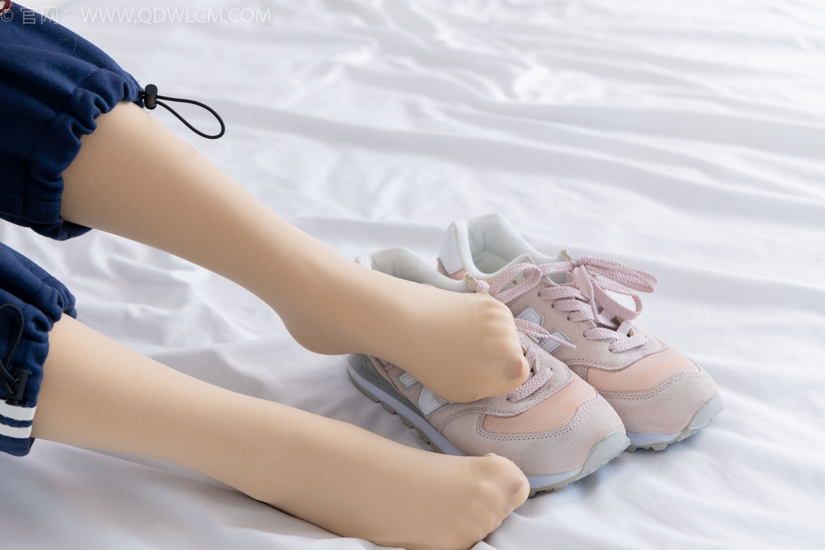 物恋传媒 No.2314 恬恬 - 运动鞋、厚肉丝、校服裤里丝/(160P)